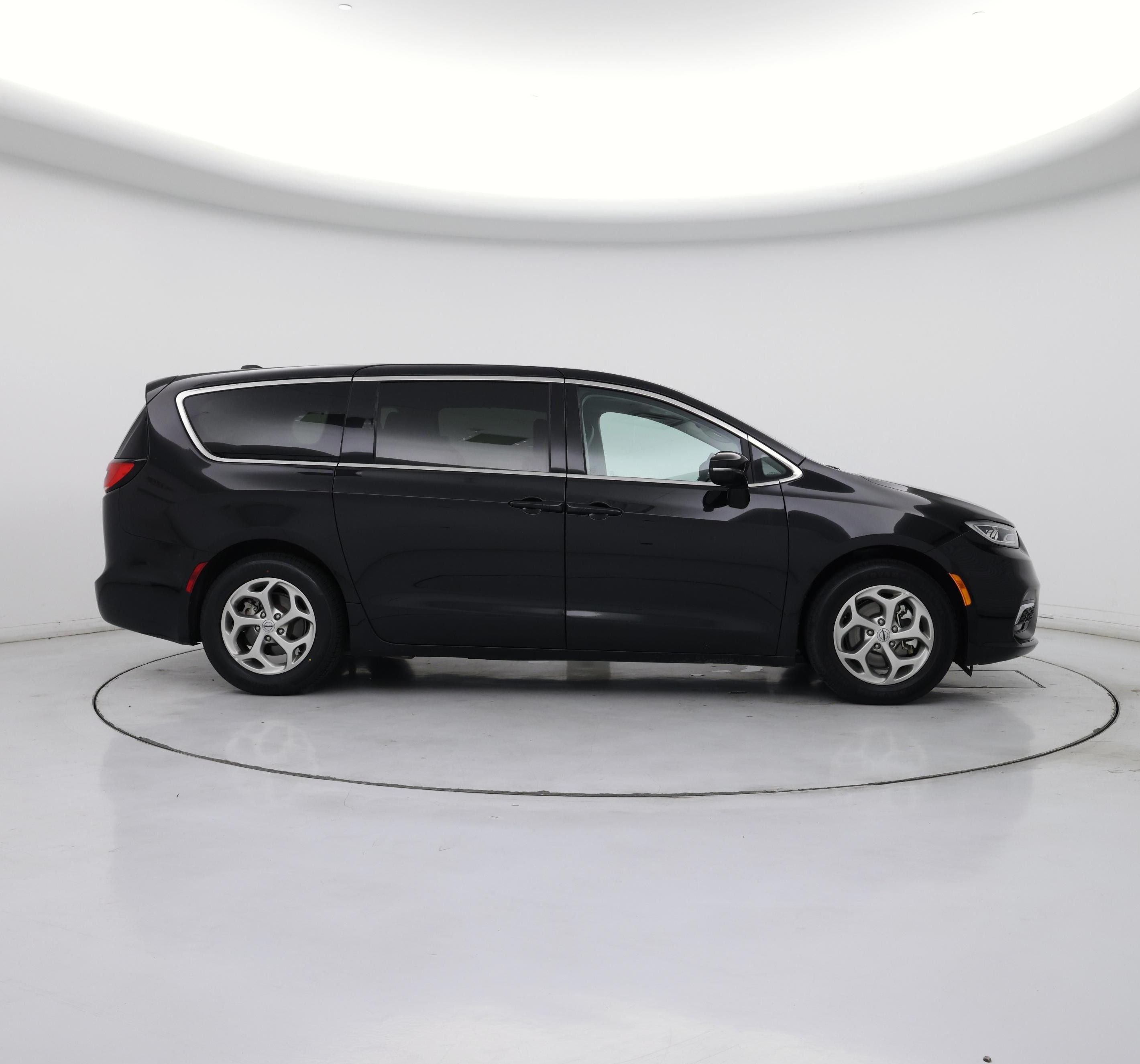 Thumbnail: 2024 Chrysler Pacifica - 7