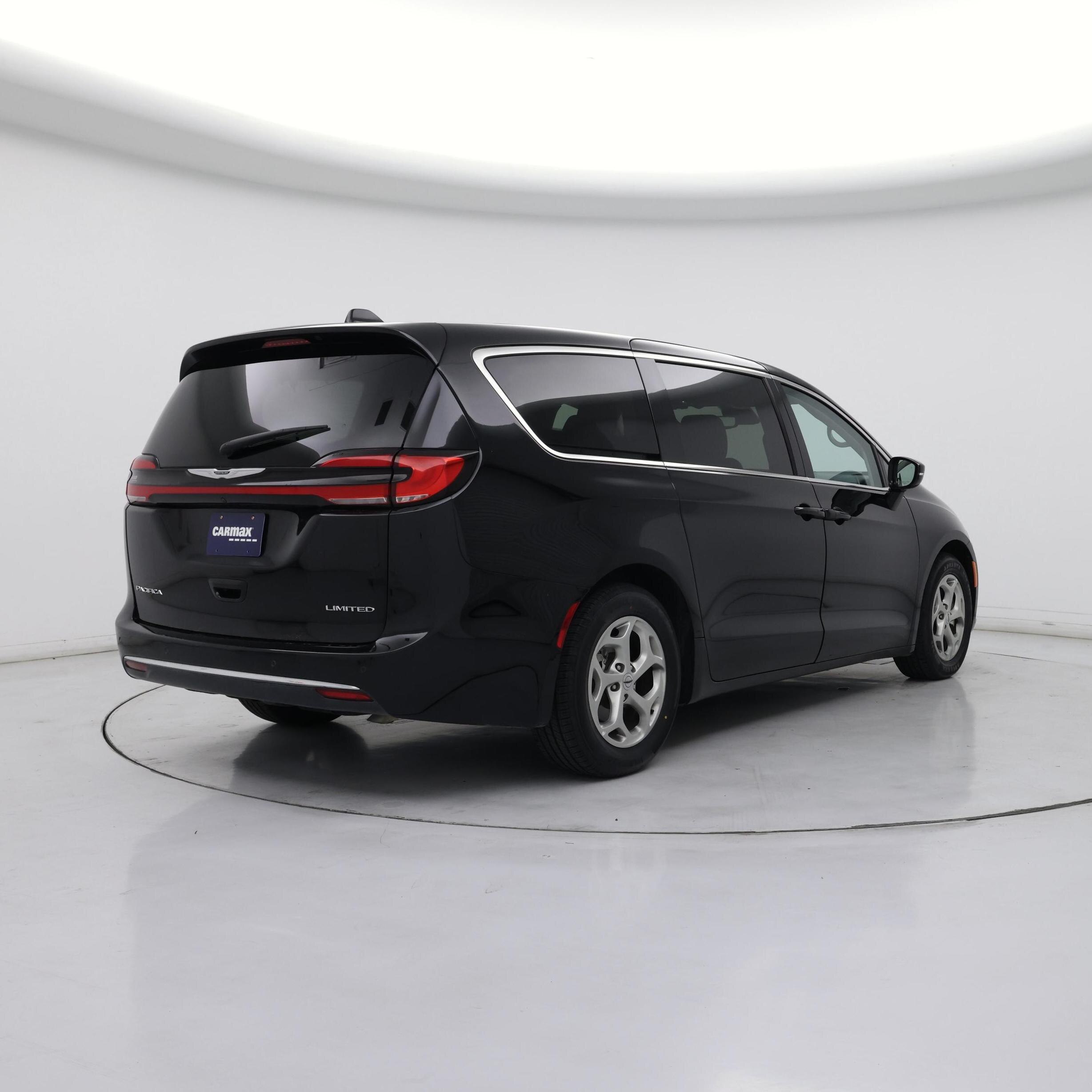 Thumbnail: 2024 Chrysler Pacifica - 8