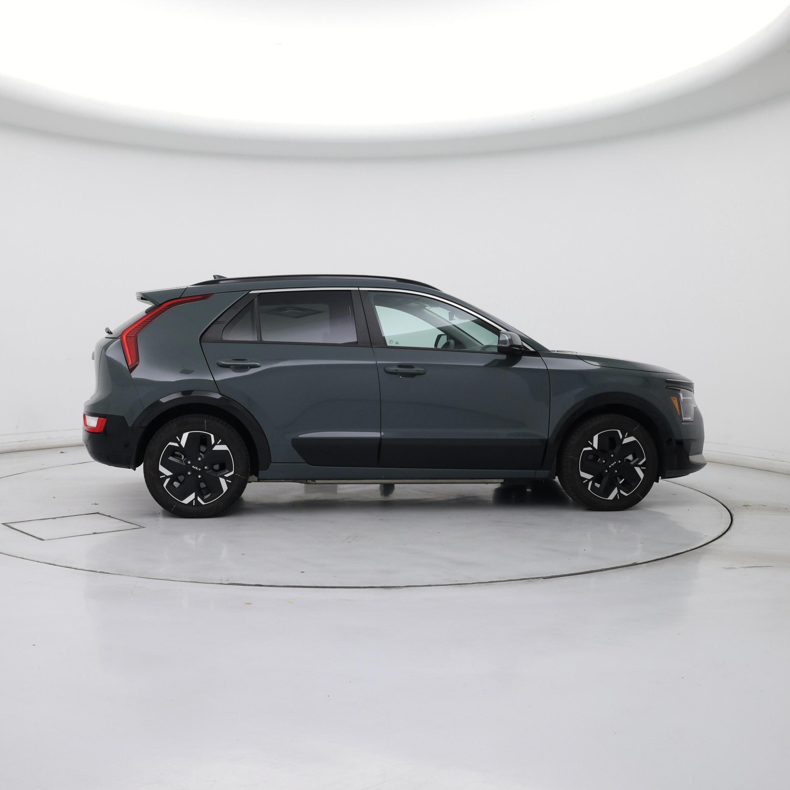 Thumbnail: 2023 Kia Niro - 7
