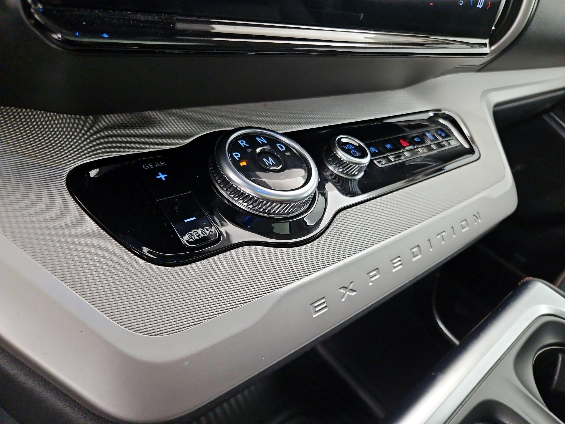Thumbnail: 2025 Ford Expedition - 18