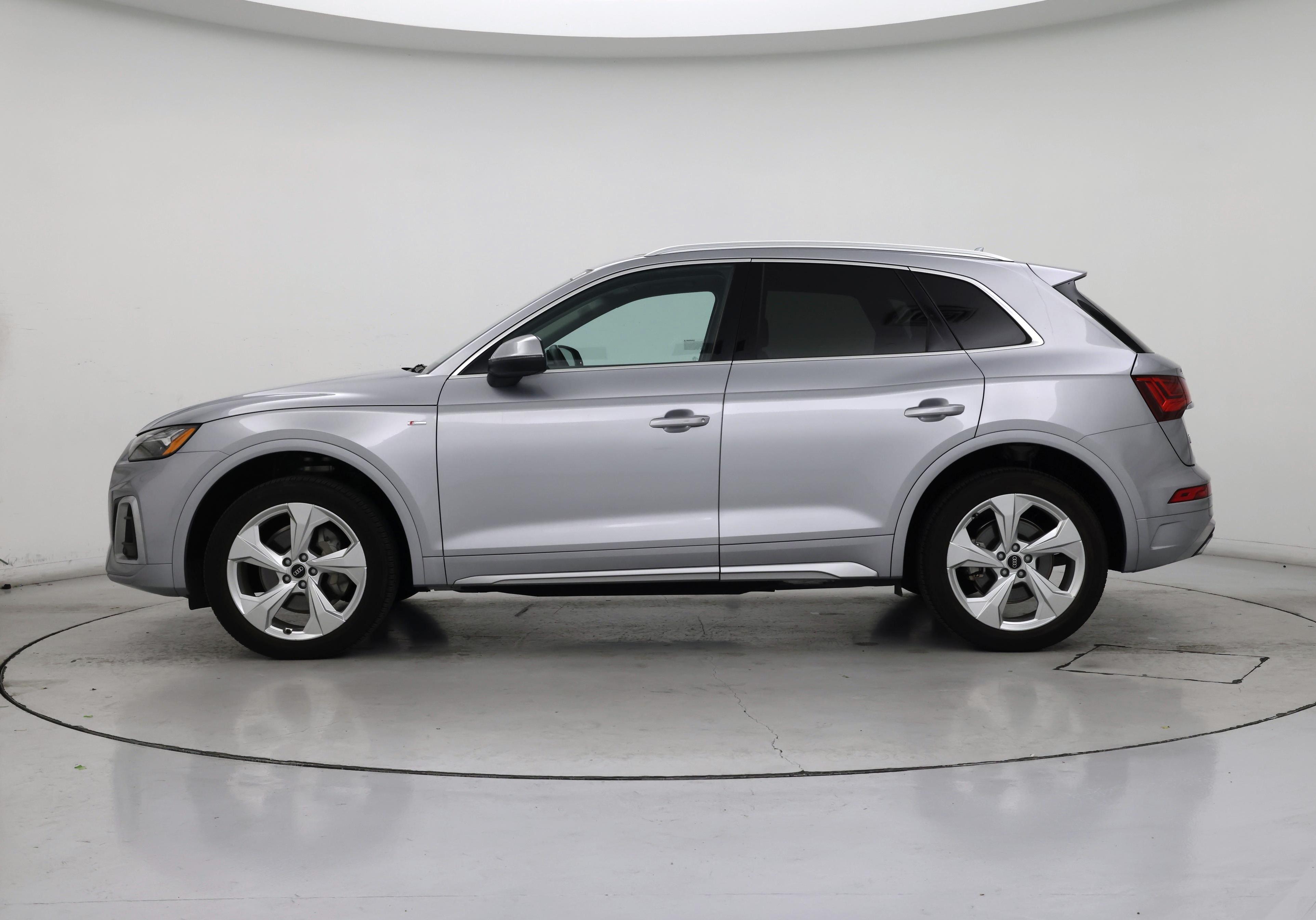 Thumbnail: 2023 Audi Q5 - 3