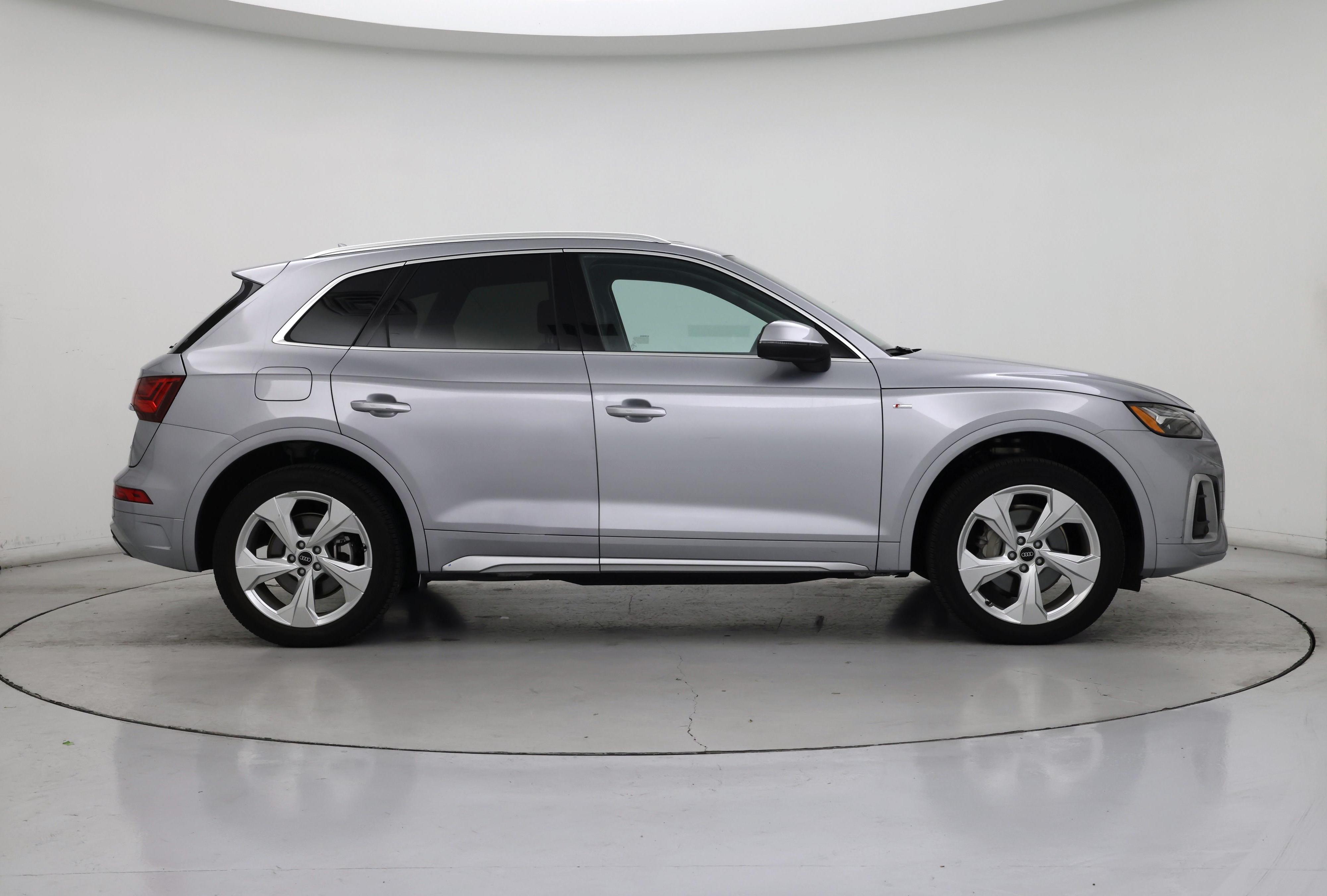 Thumbnail: 2023 Audi Q5 - 7