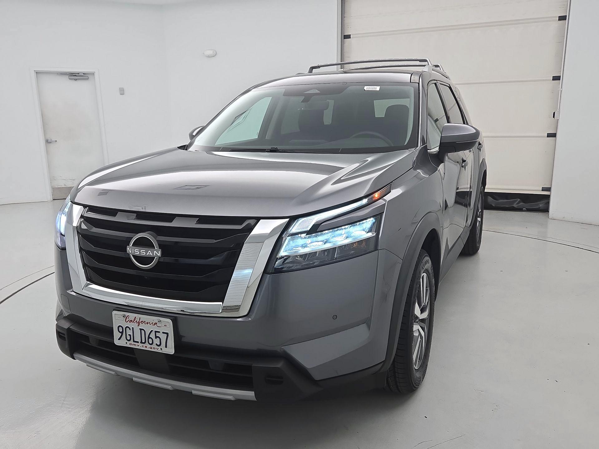 Thumbnail: 2023 Nissan Pathfinder - 3