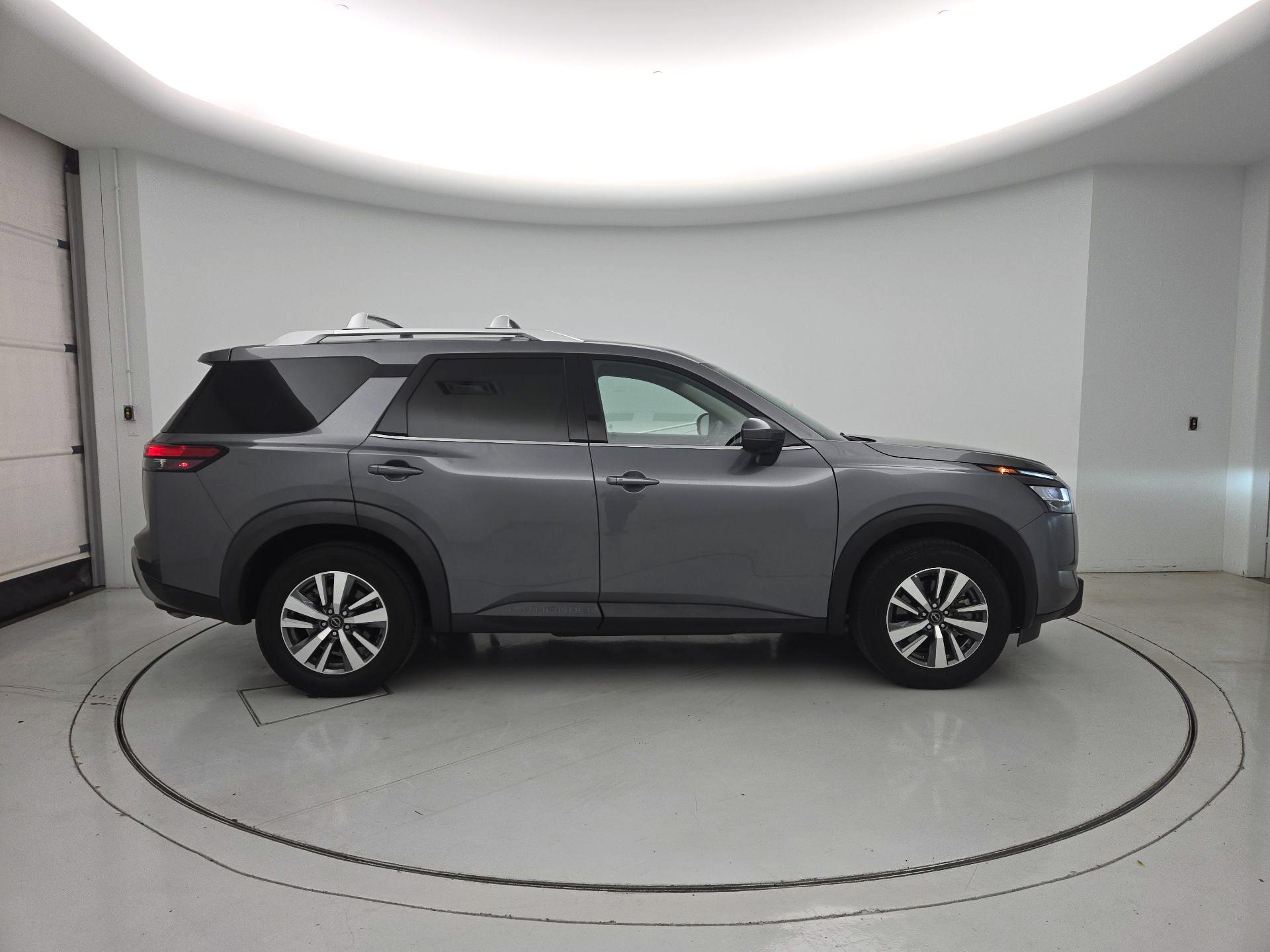 Thumbnail: 2023 Nissan Pathfinder - 4