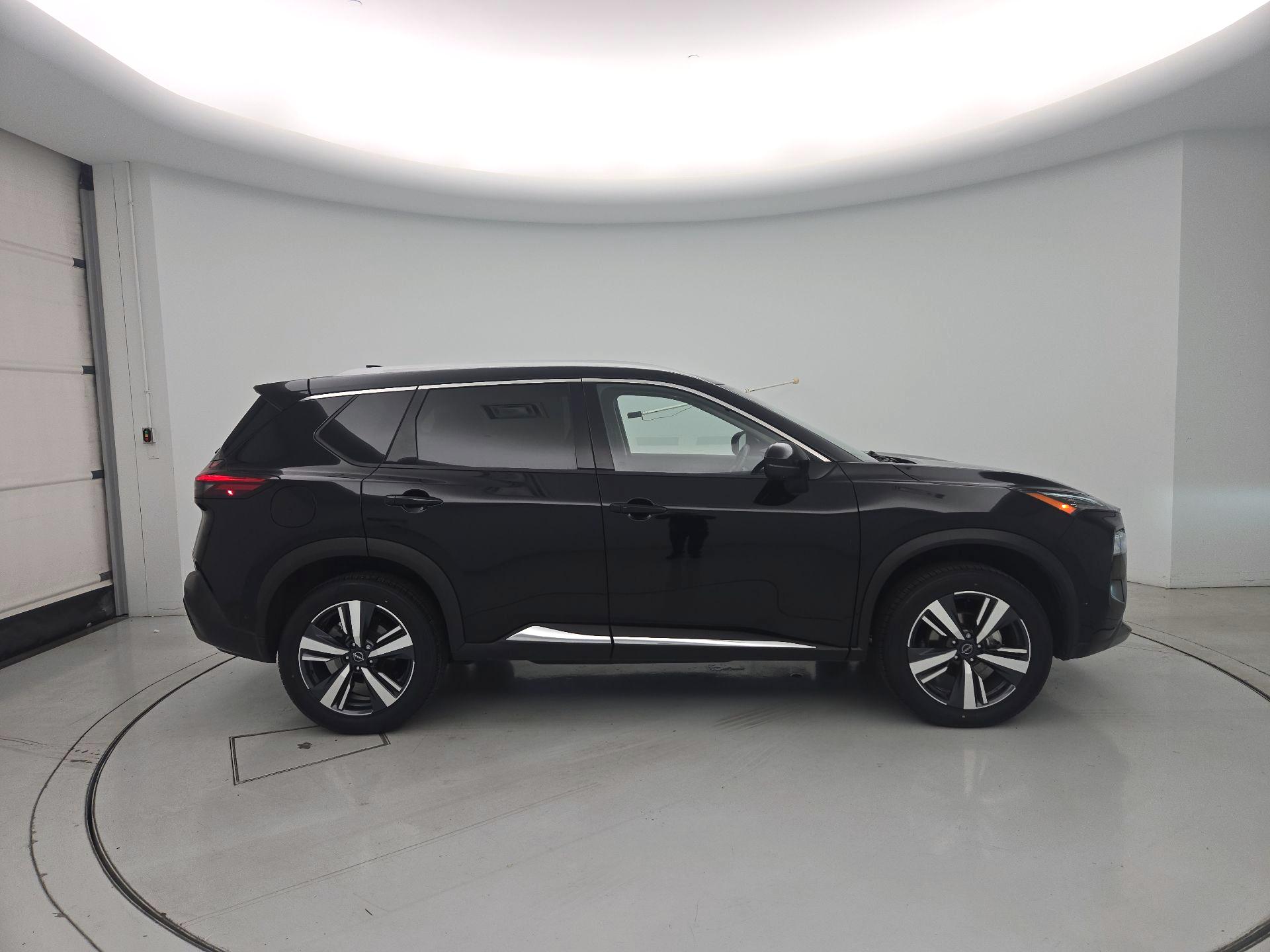 Thumbnail: 2023 Nissan Rogue - 4