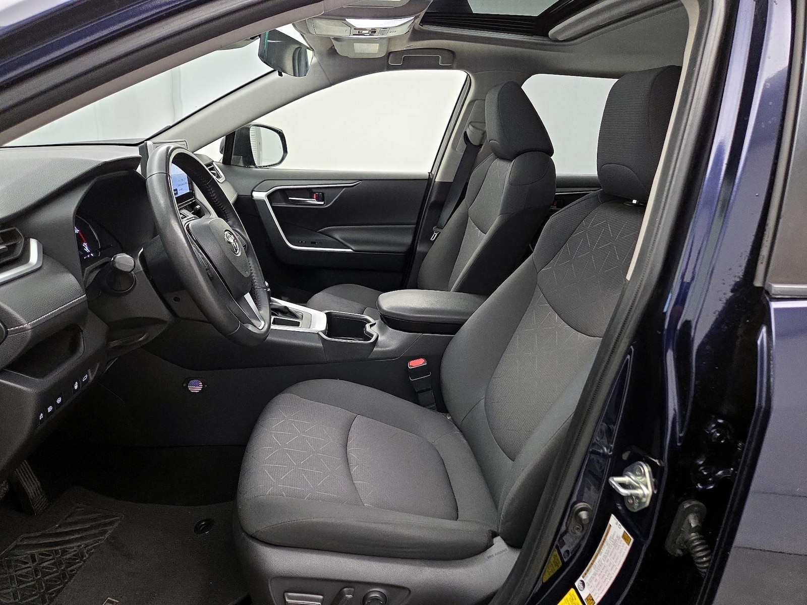 2023 Toyota RAV4 XLE - Photo 12