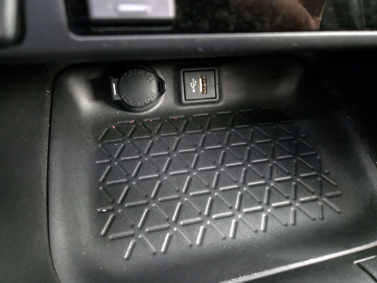2023 Toyota RAV4 XLE - Photo 19