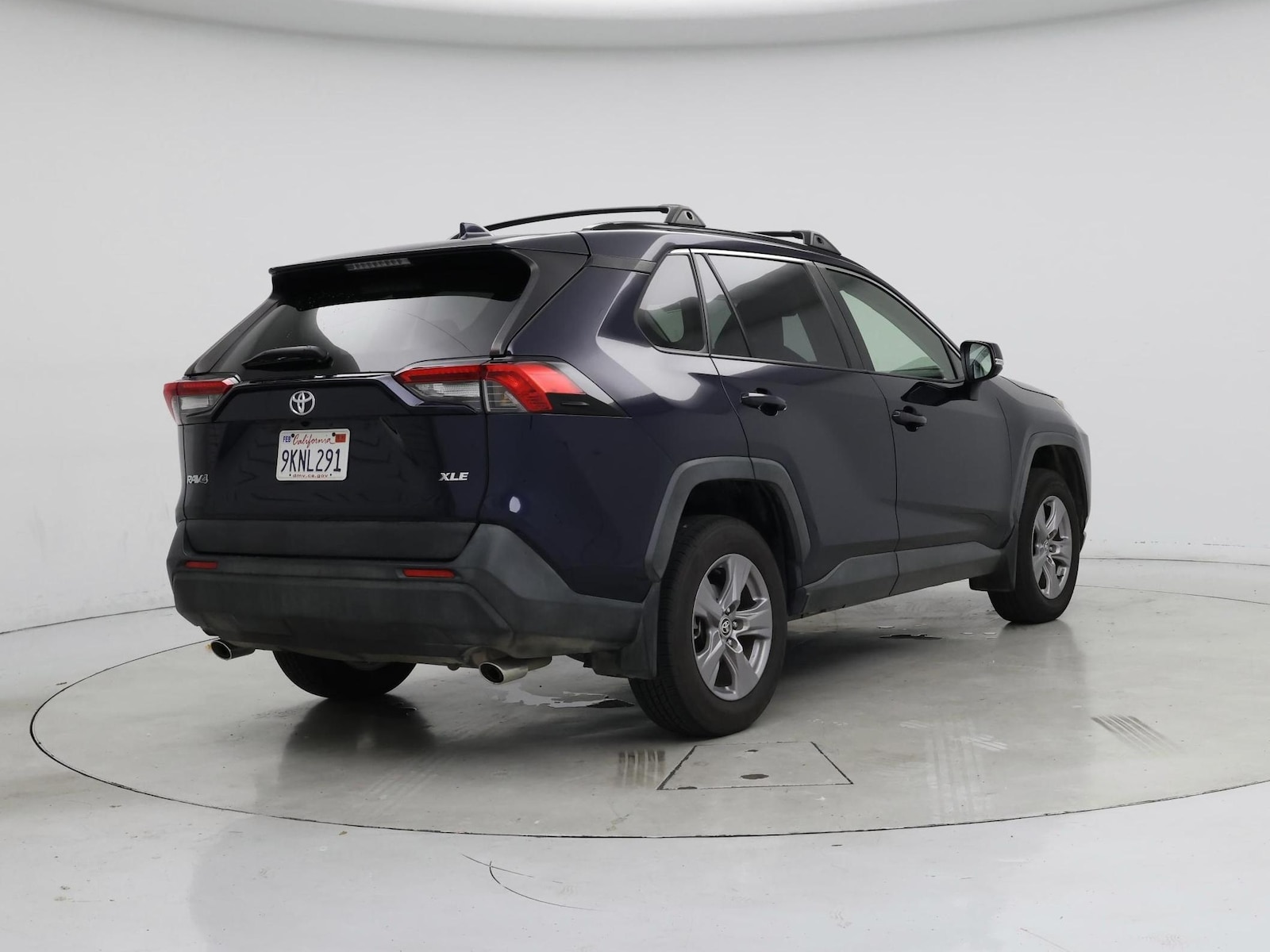 2023 Toyota RAV4 XLE - Photo 9