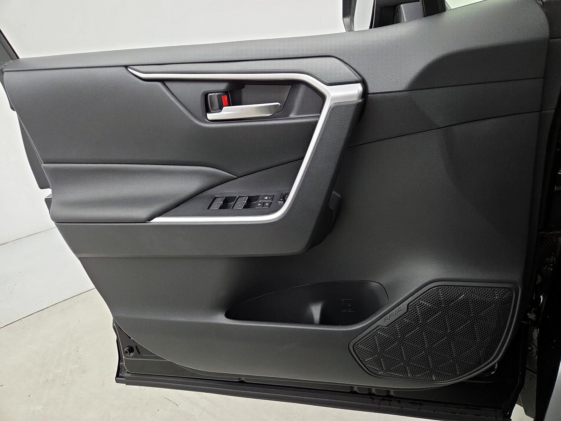 Thumbnail: 2025 Toyota RAV4 - 12