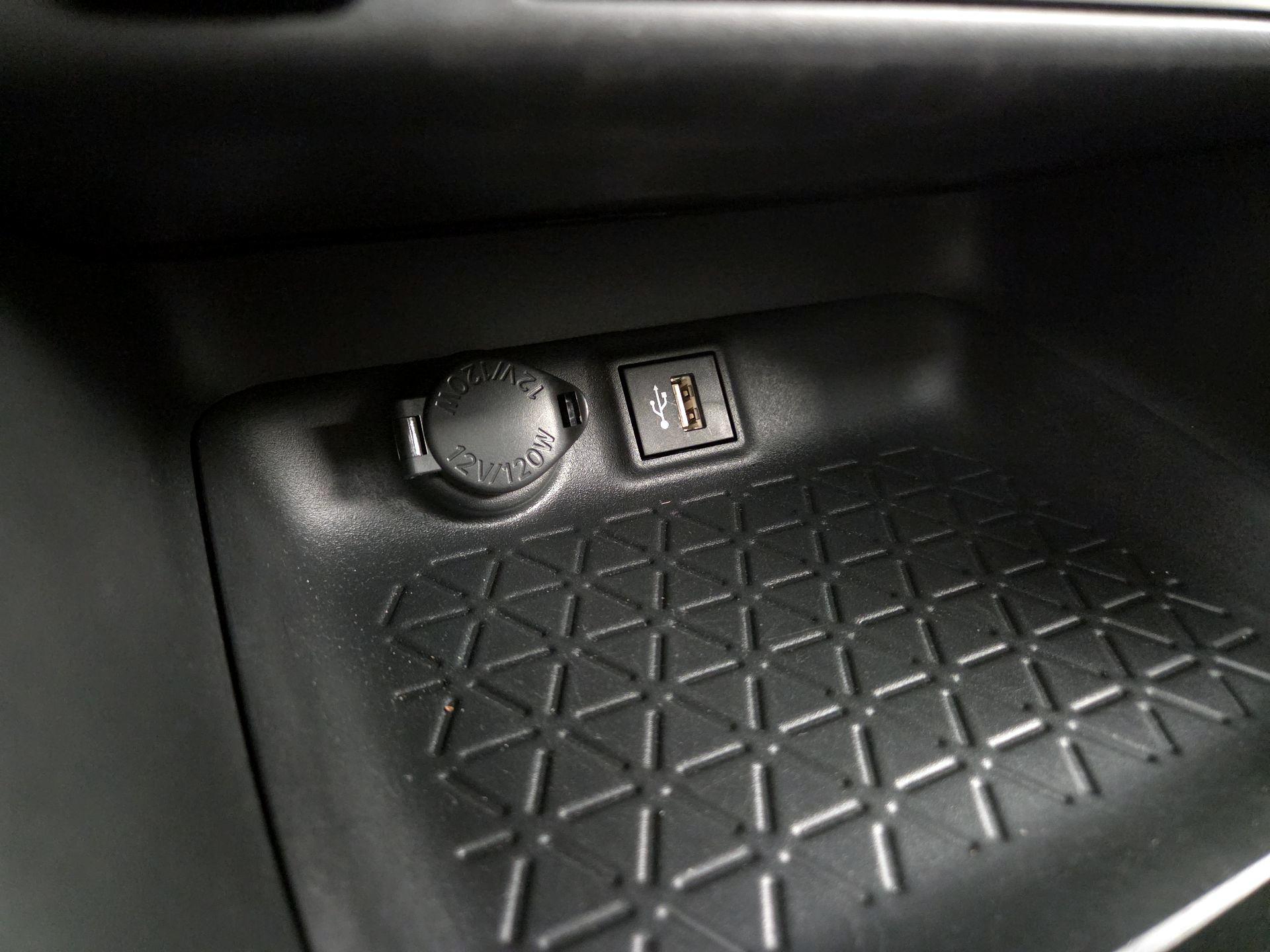 Thumbnail: 2025 Toyota RAV4 - 18