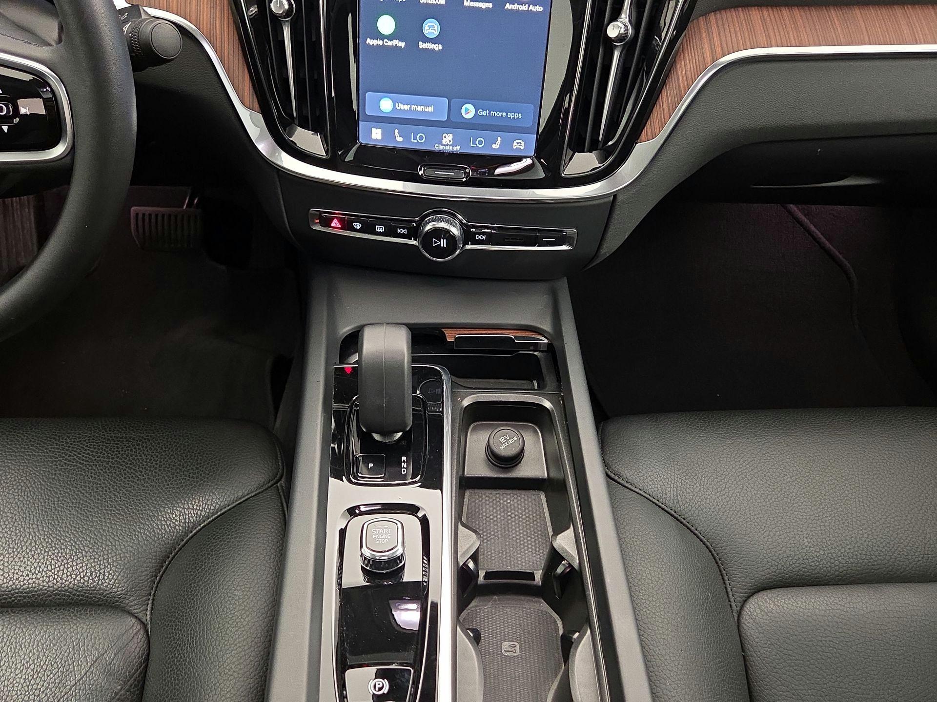 Thumbnail: 2024 Volvo S60 - 17