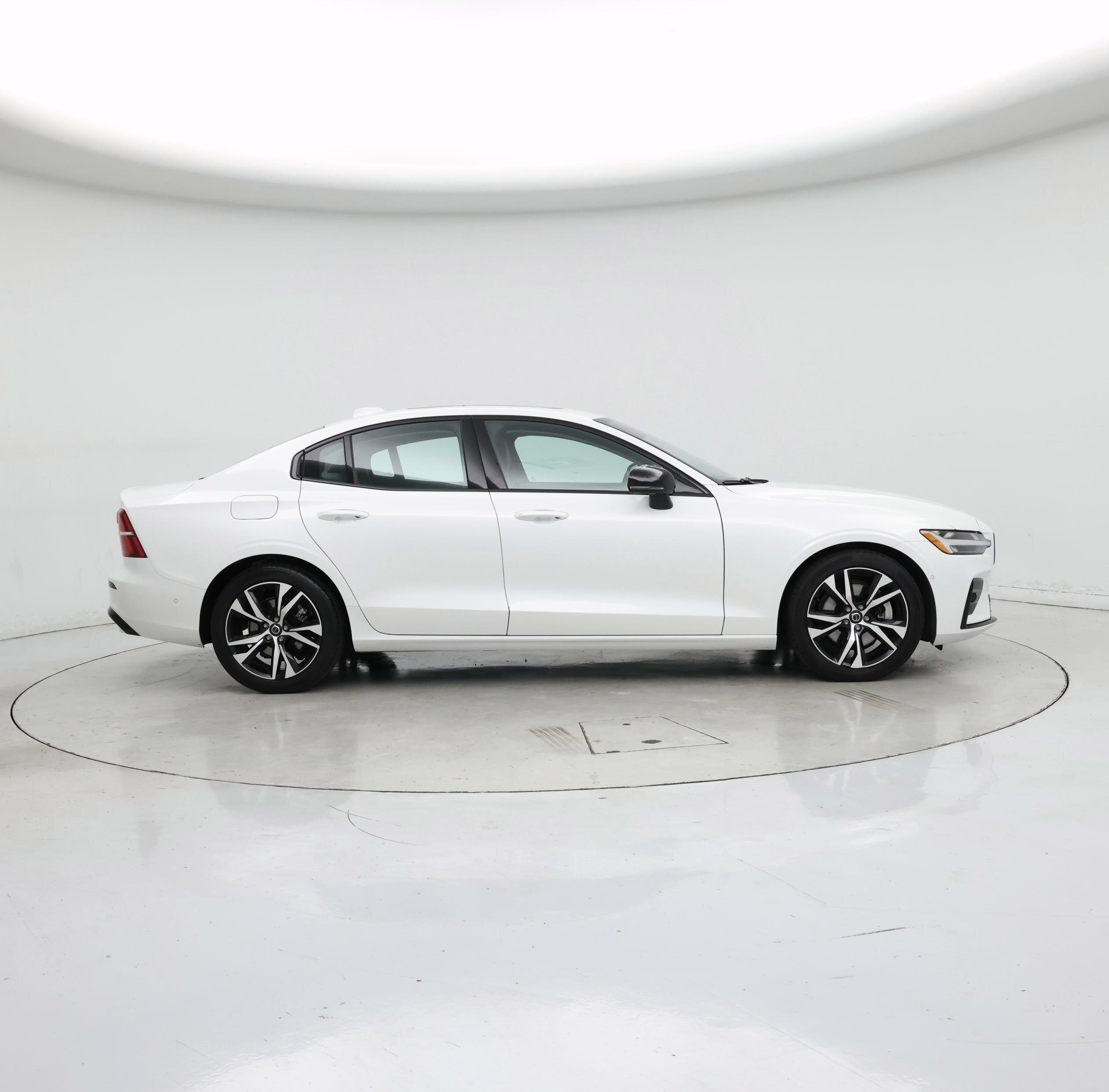 Thumbnail: 2024 Volvo S60 - 7