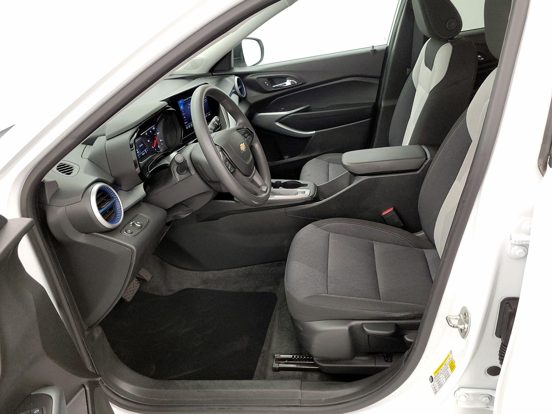 Thumbnail: 2024 Chevrolet Trax - 11