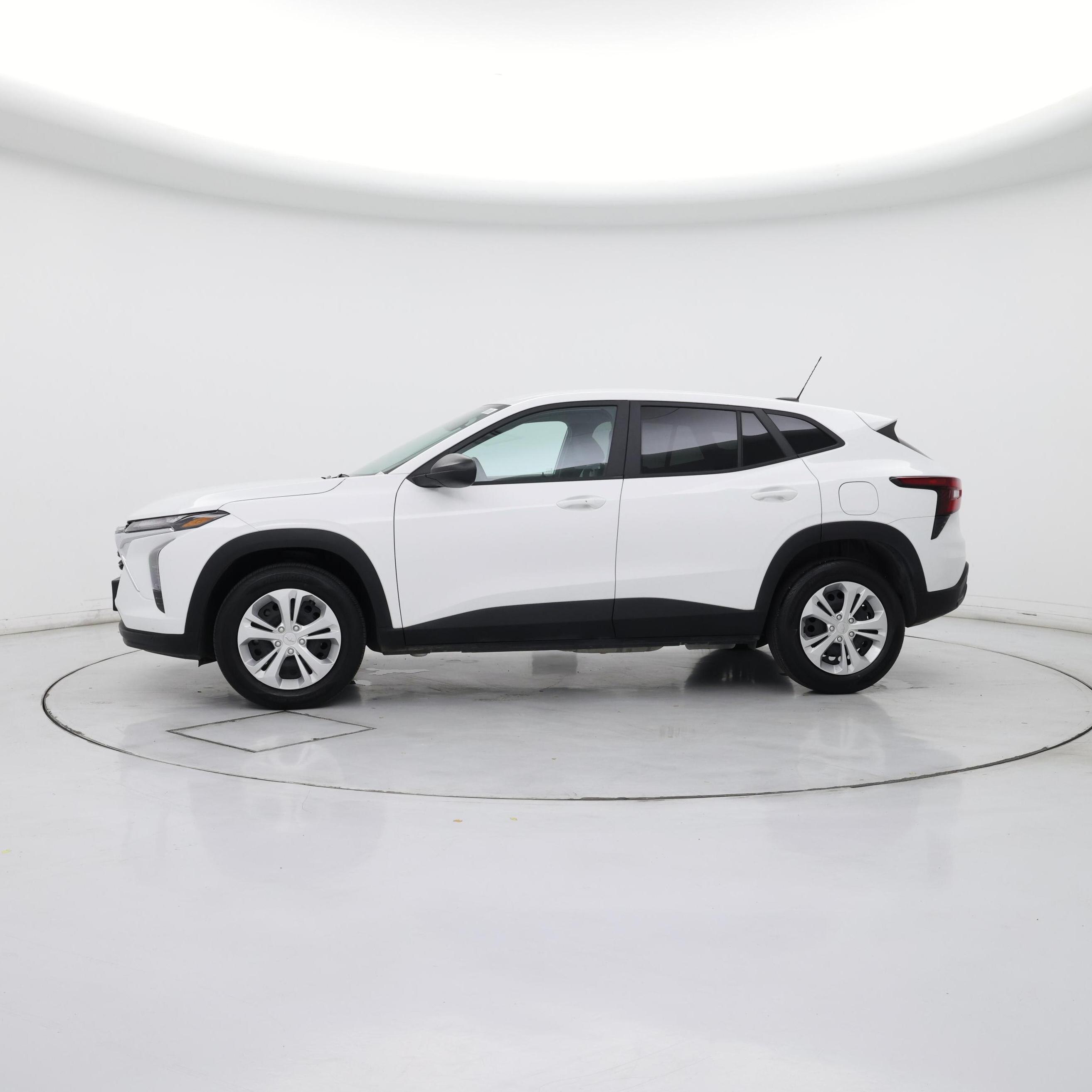 Thumbnail: 2024 Chevrolet Trax - 3