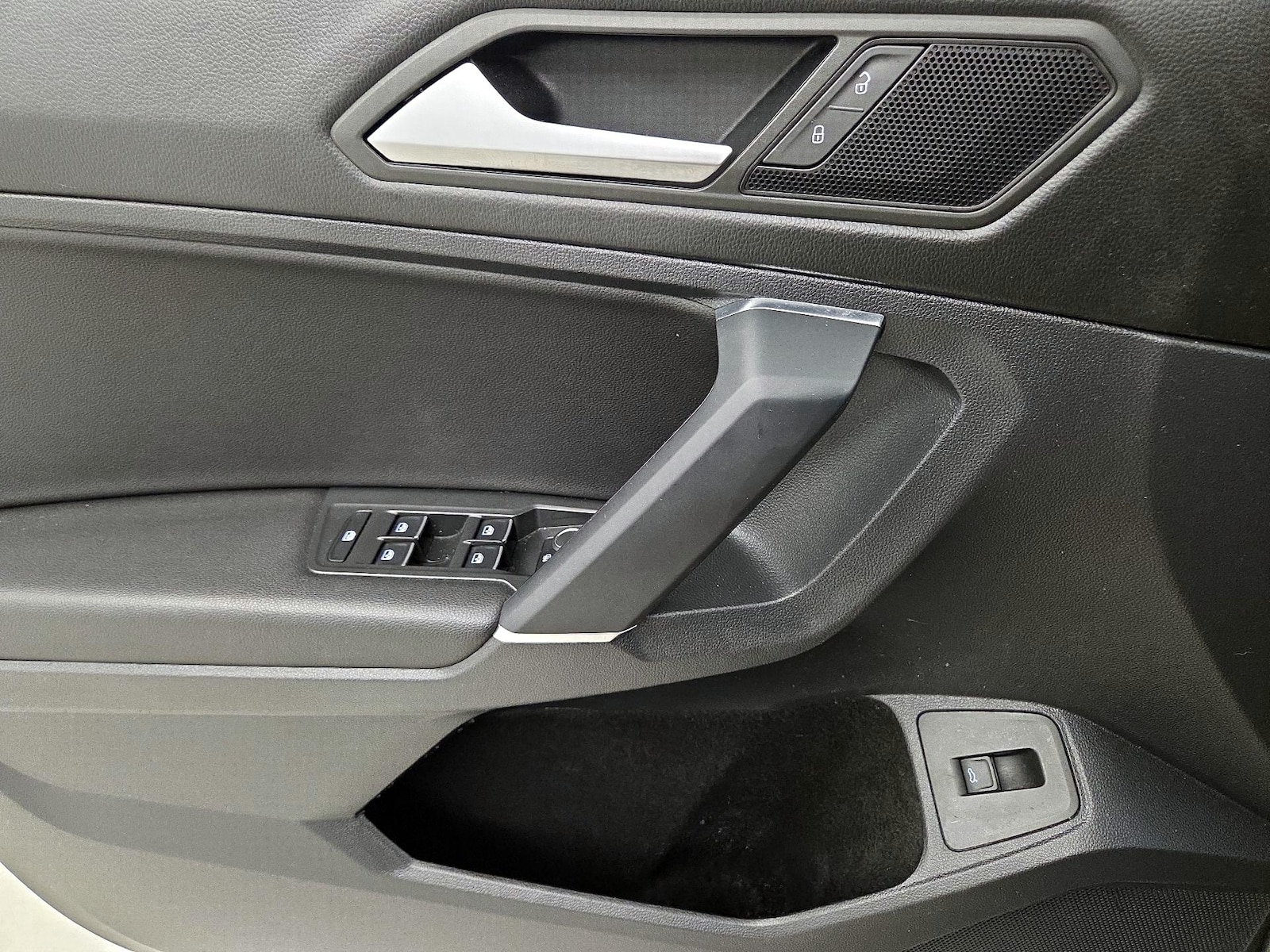 2020 Volkswagen Tiguan SEL - Photo 13