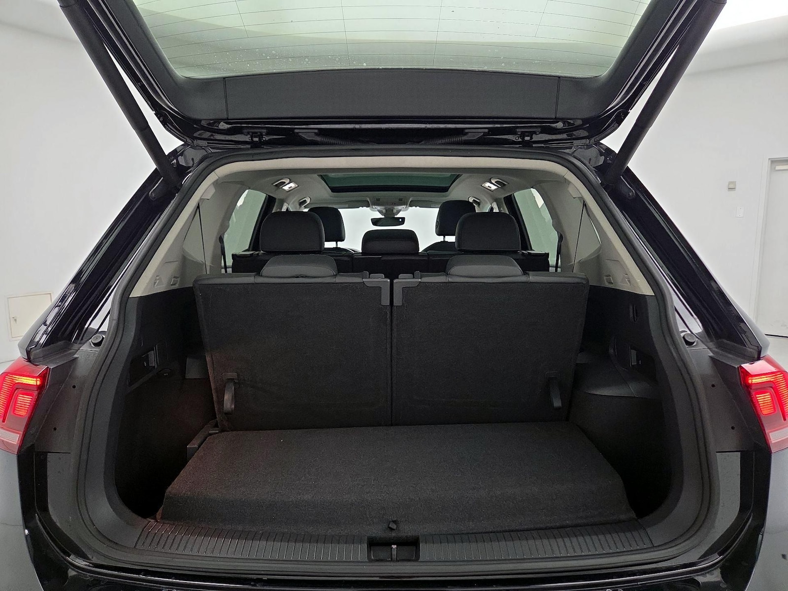 2020 Volkswagen Tiguan SEL - Photo 24