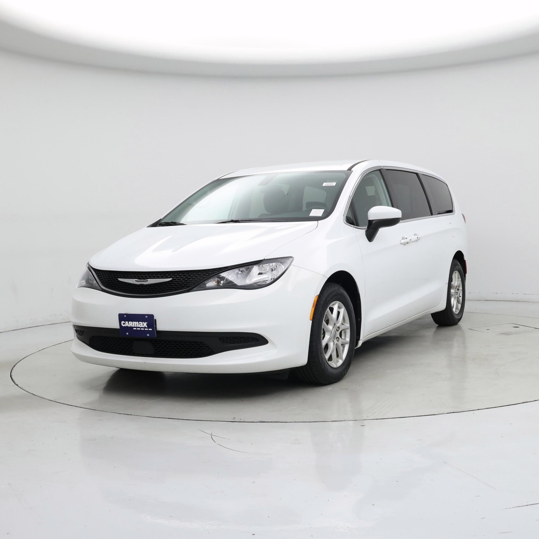 Thumbnail: 2022 Chrysler Voyager - 4