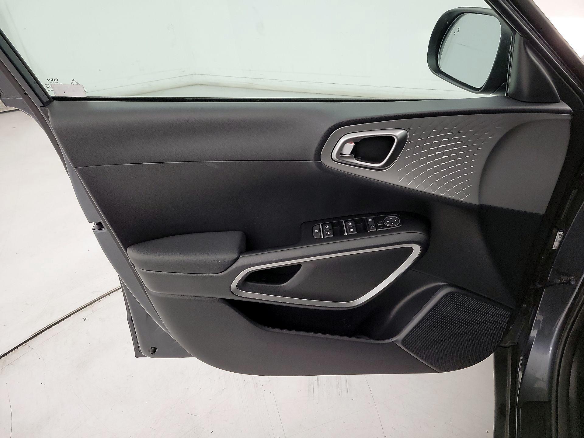 Thumbnail: 2022 Kia Soul - 14