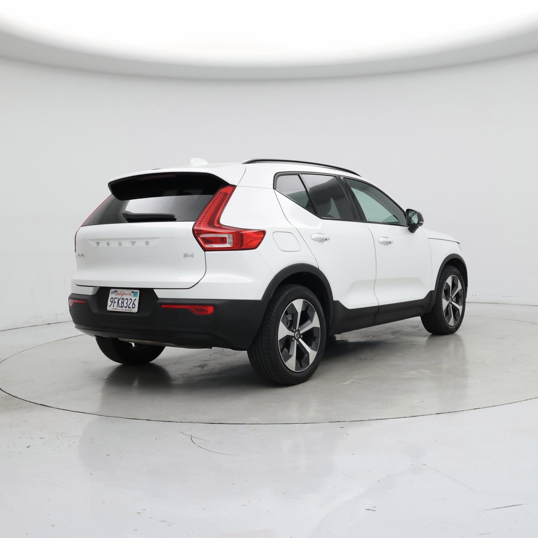 Thumbnail: 2023 Volvo XC40 - 8