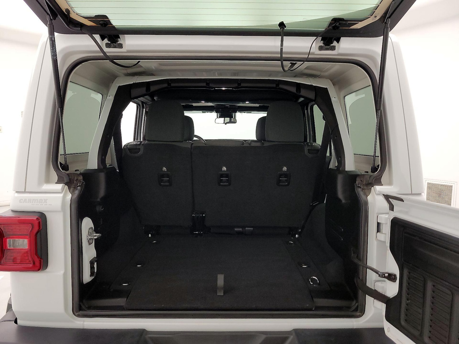 2025 Jeep Wrangler 4-Door Sahara - Photo 18