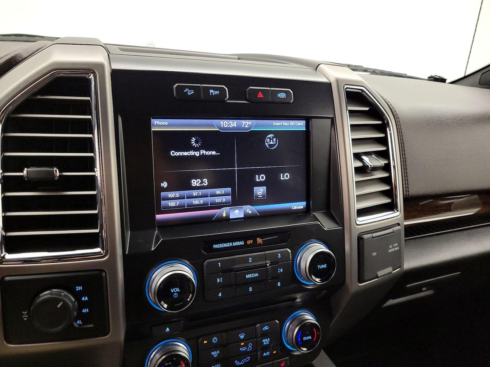 2015 Ford F-150 Platinum - Photo 16