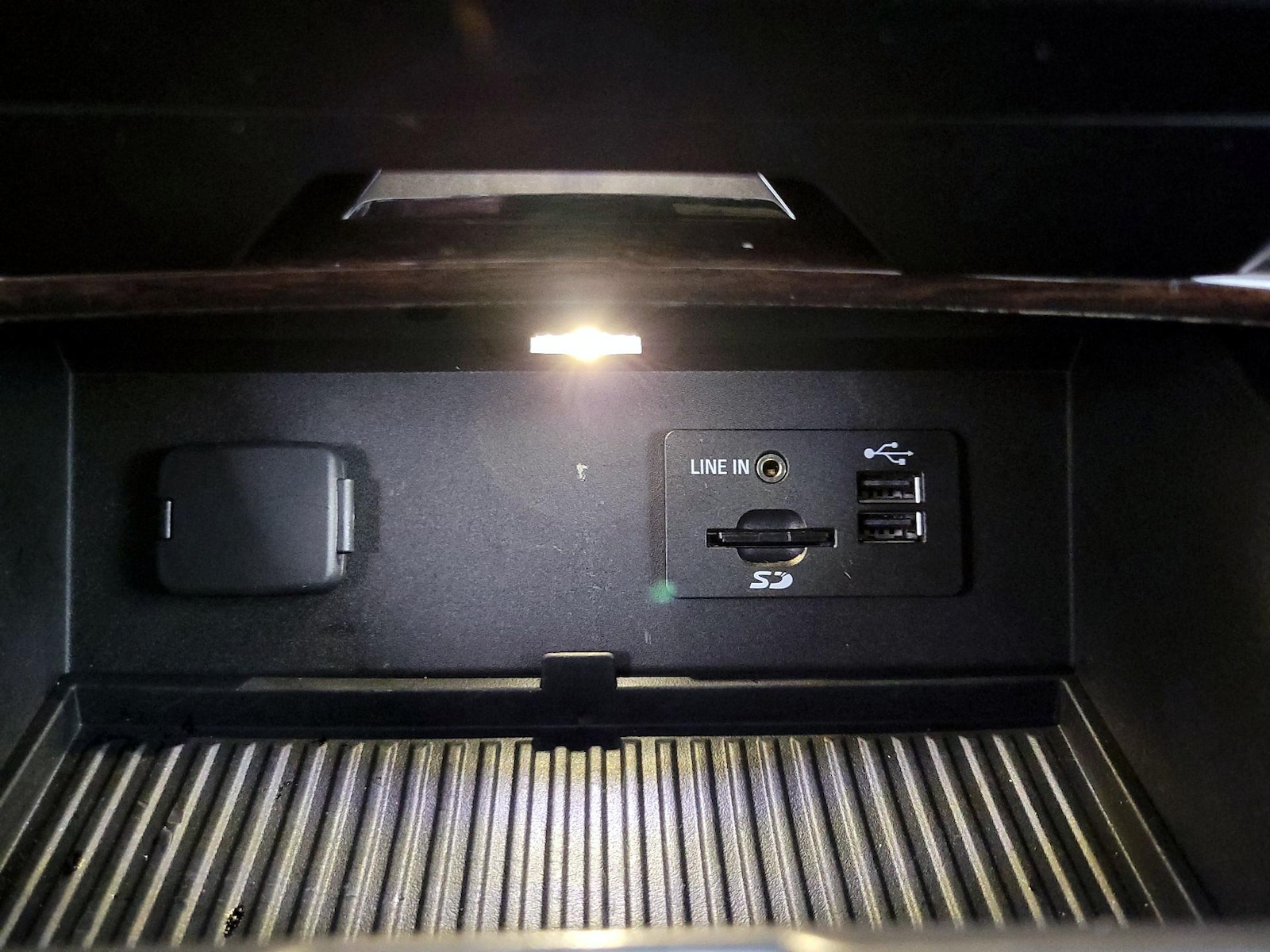 2015 Ford F-150 Platinum - Photo 19