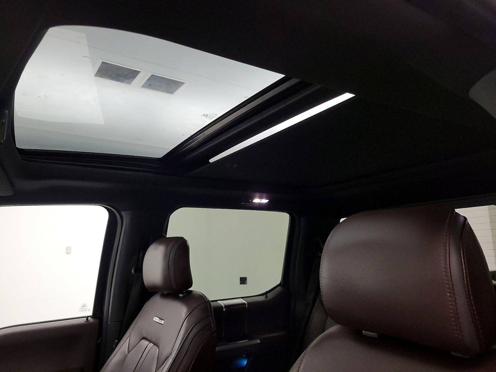2015 Ford F-150 Platinum - Photo 20