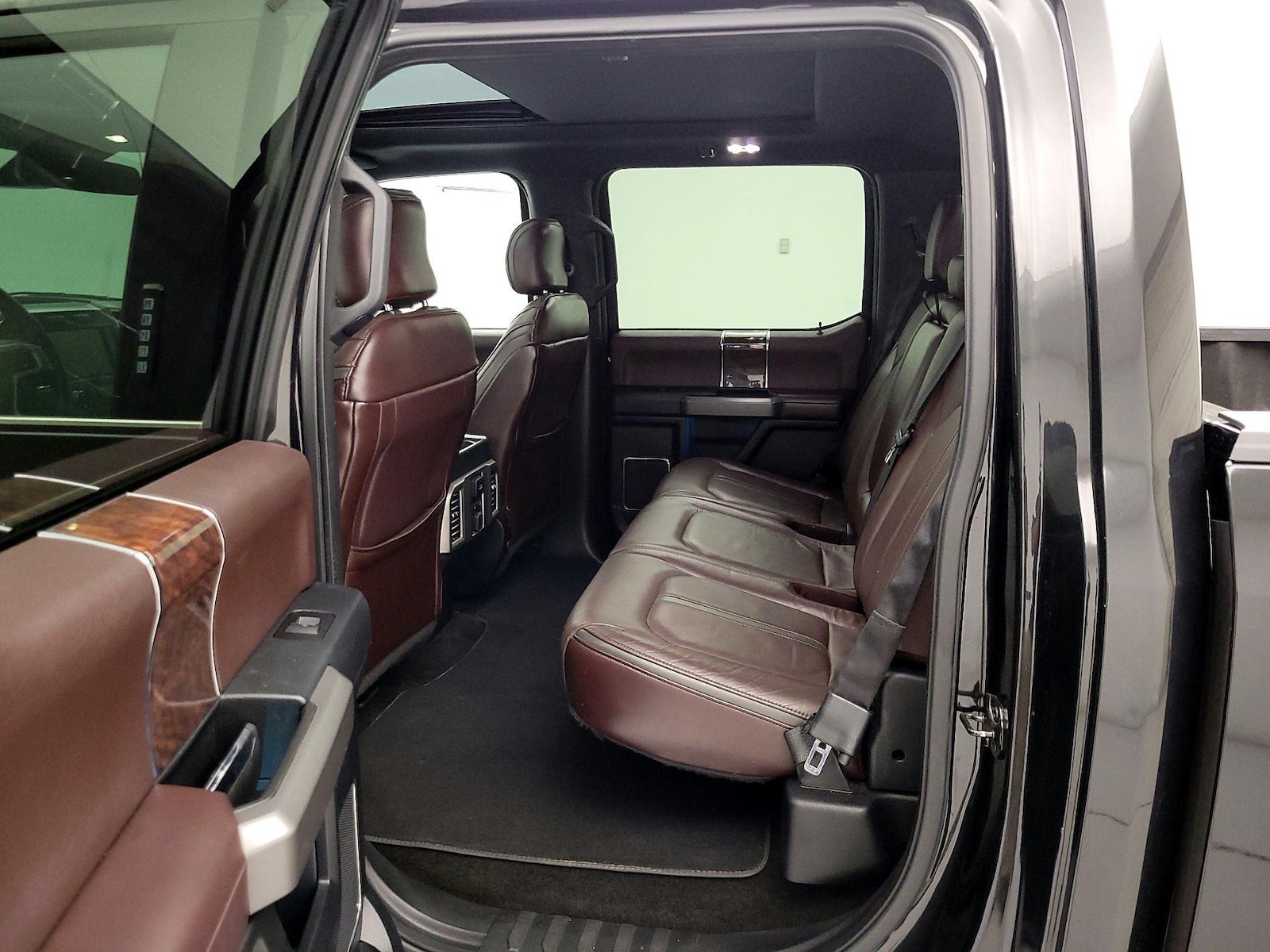 2015 Ford F-150 Platinum - Photo 21
