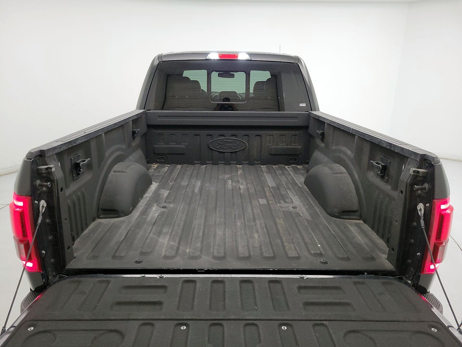 2015 Ford F-150 Platinum - Photo 22