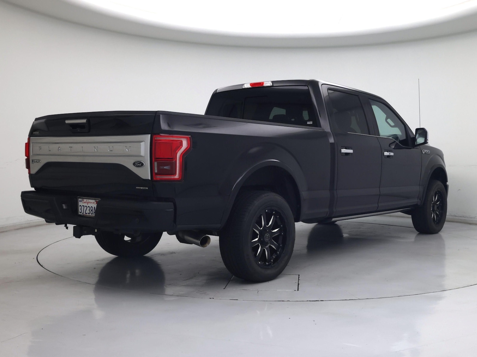 2015 Ford F-150 Platinum - Photo 9