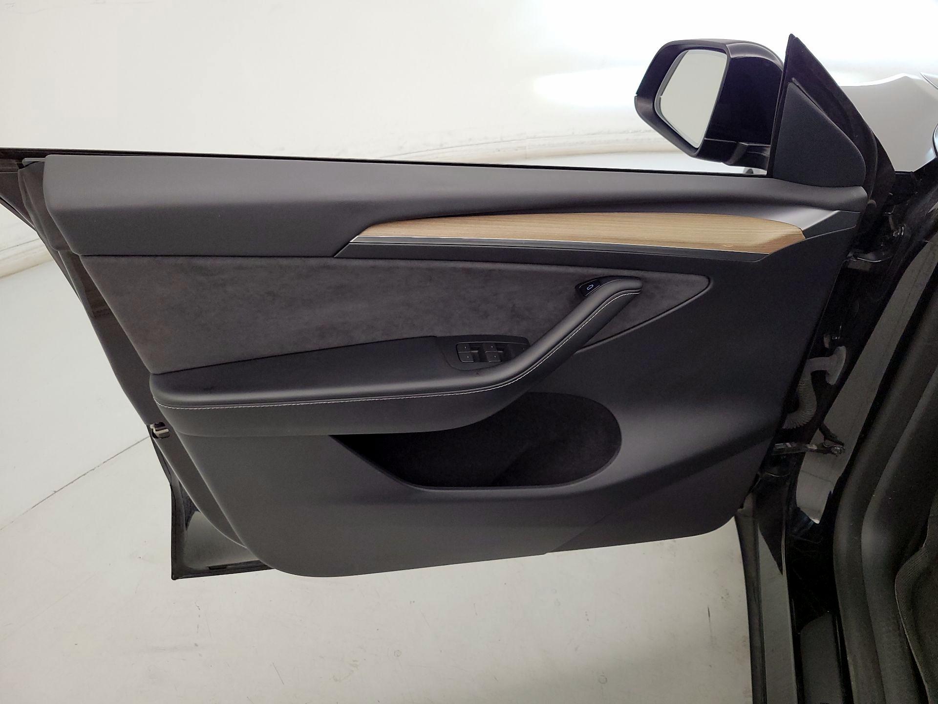 Thumbnail: 2022 Tesla Model Y - 12