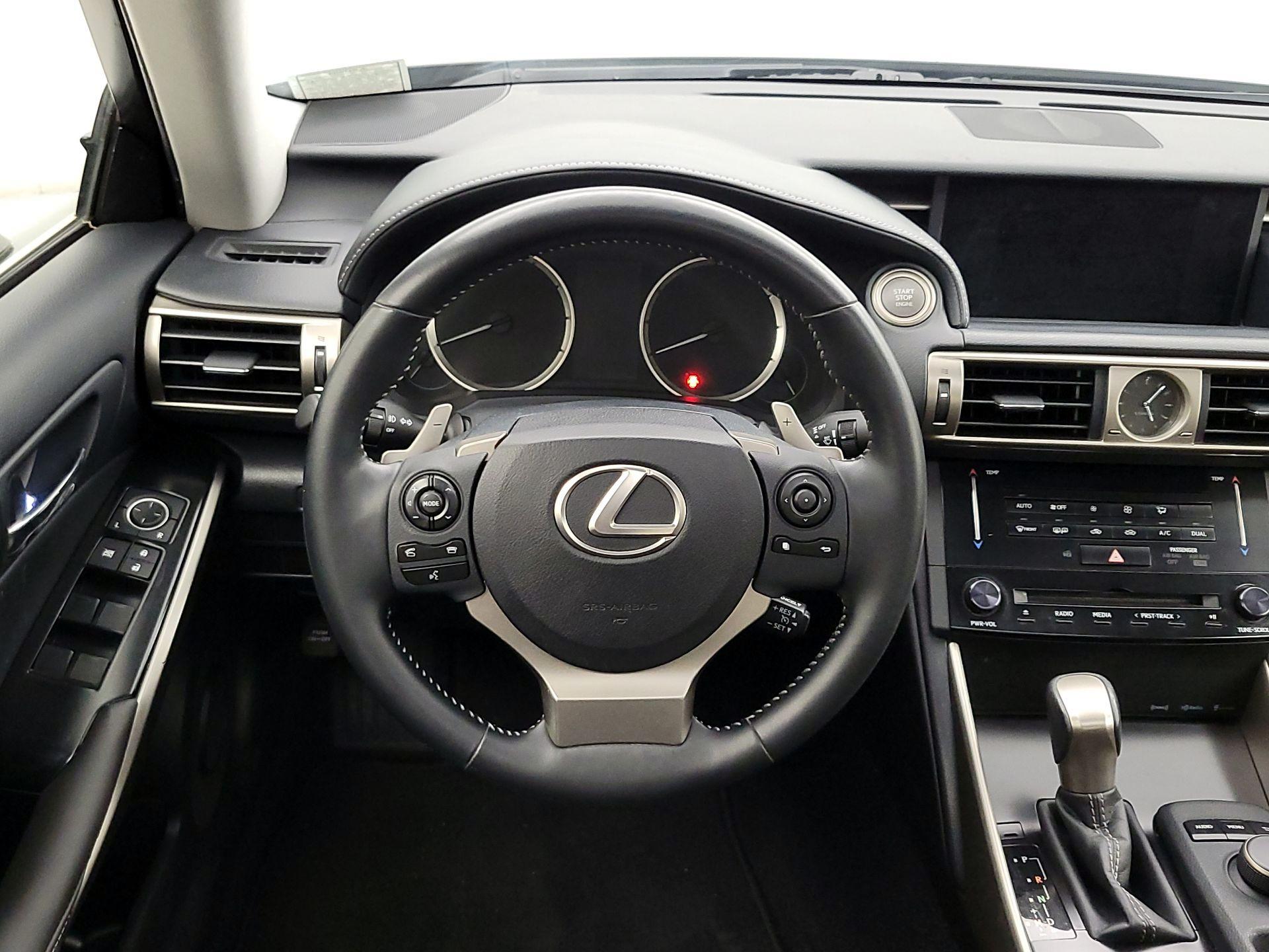 Thumbnail: 2014 Lexus IS - 10