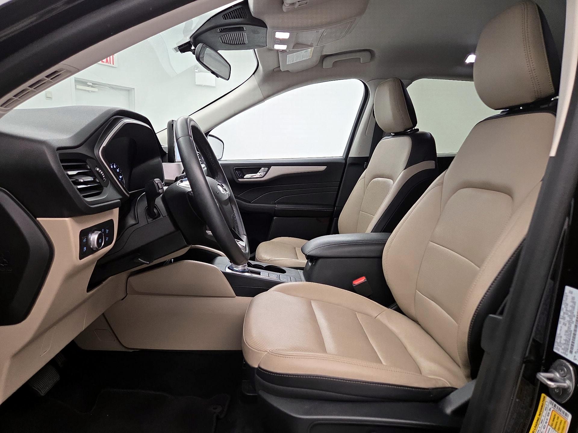 Thumbnail: 2021 Ford Escape - 11