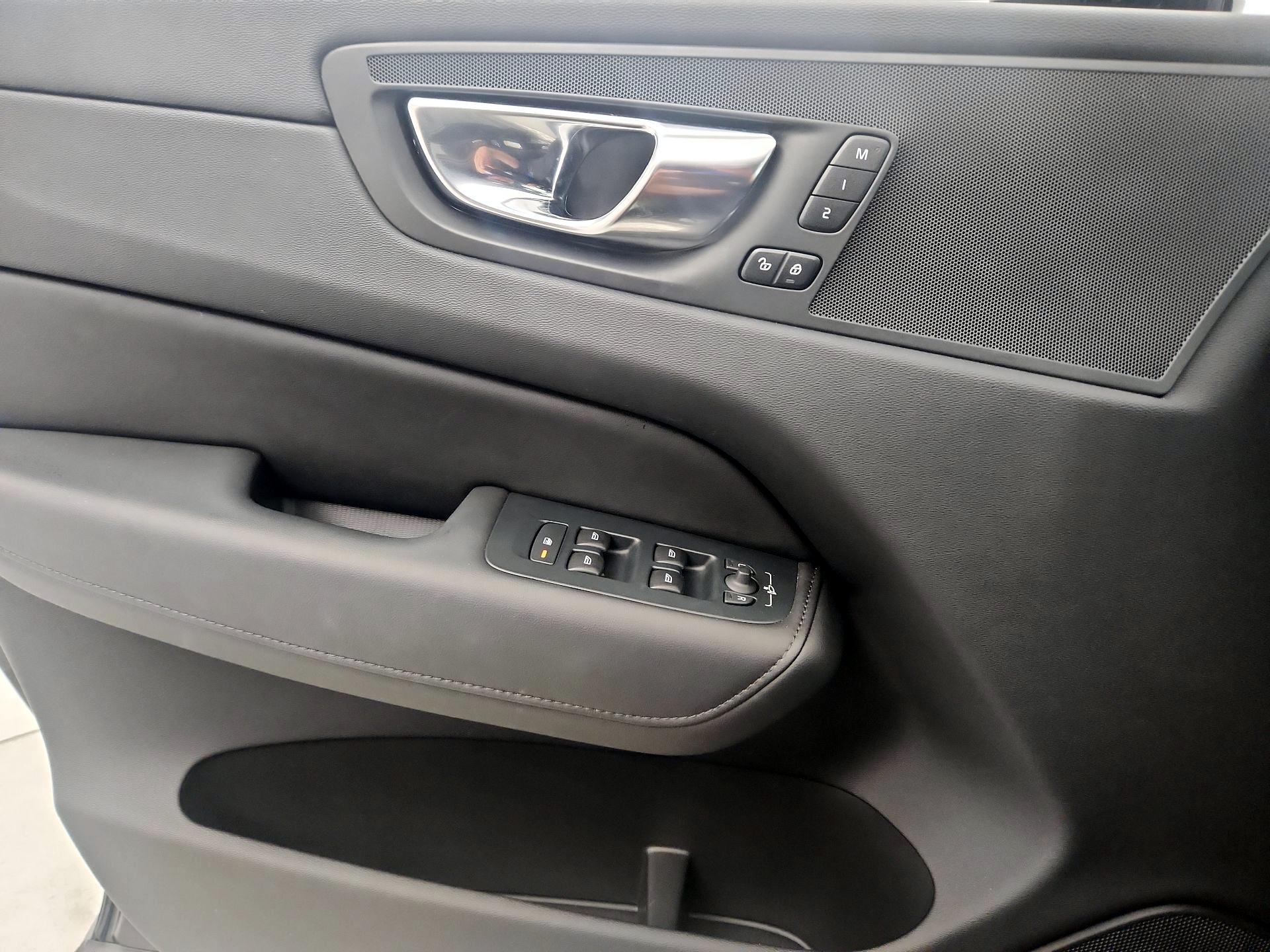 Thumbnail: 2024 Volvo XC60 - 12