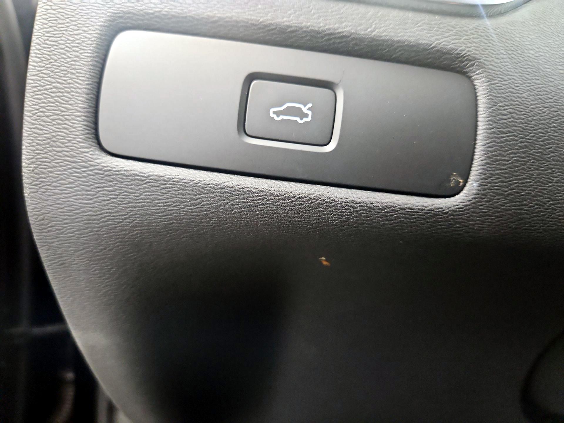 Thumbnail: 2024 Volvo XC60 - 13