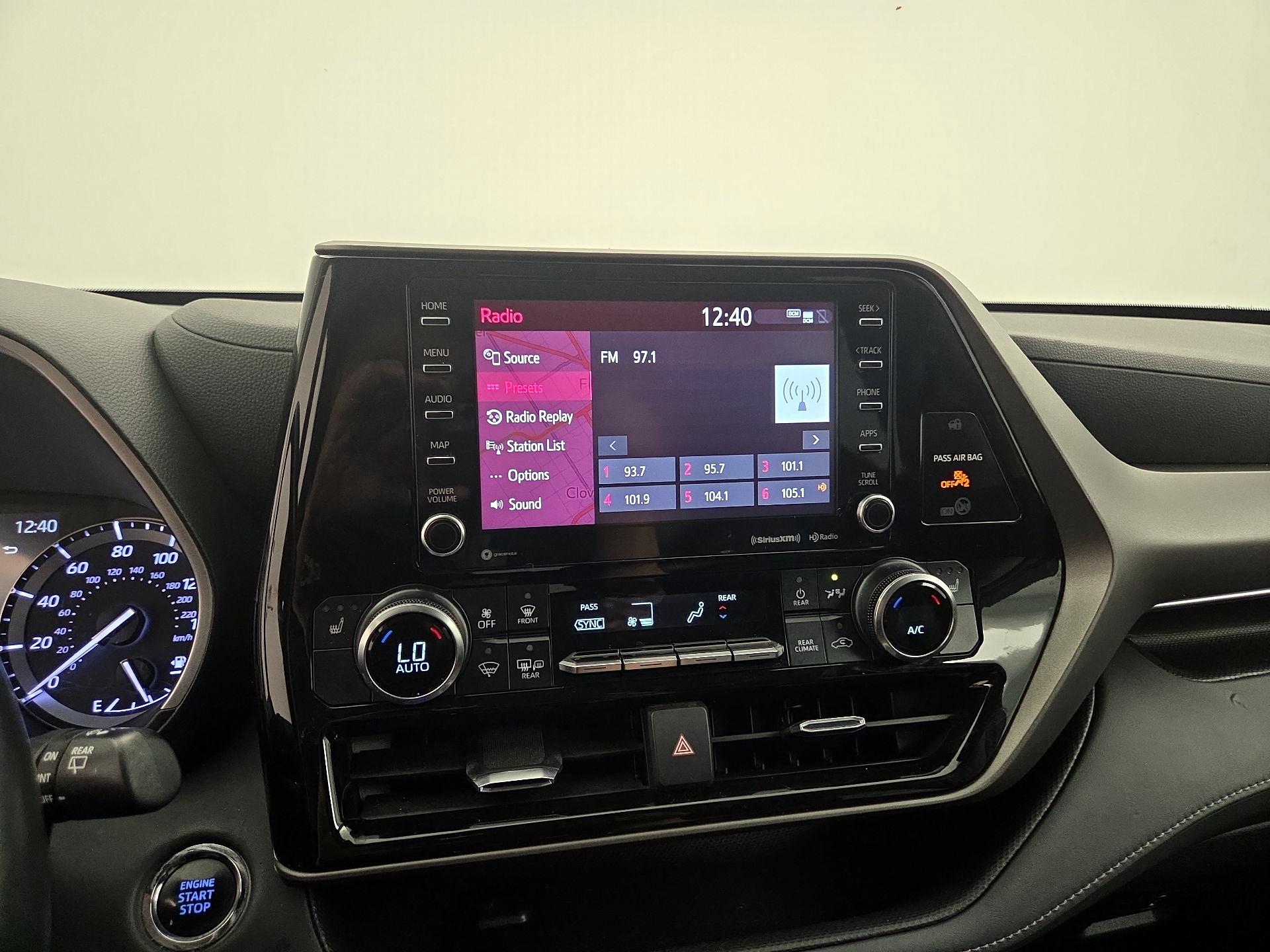 Thumbnail: 2022 Toyota Highlander - 16
