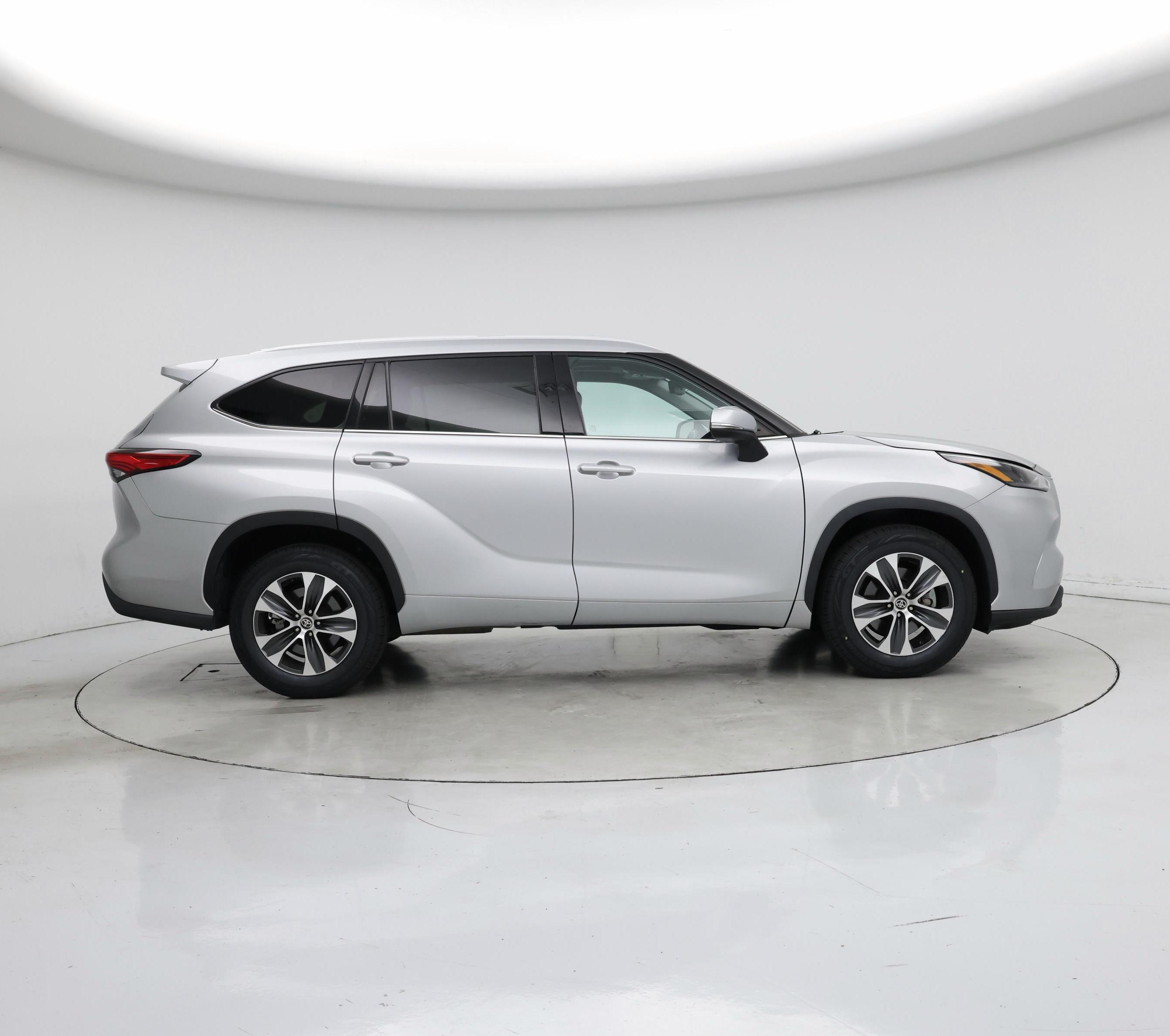 Thumbnail: 2022 Toyota Highlander - 7