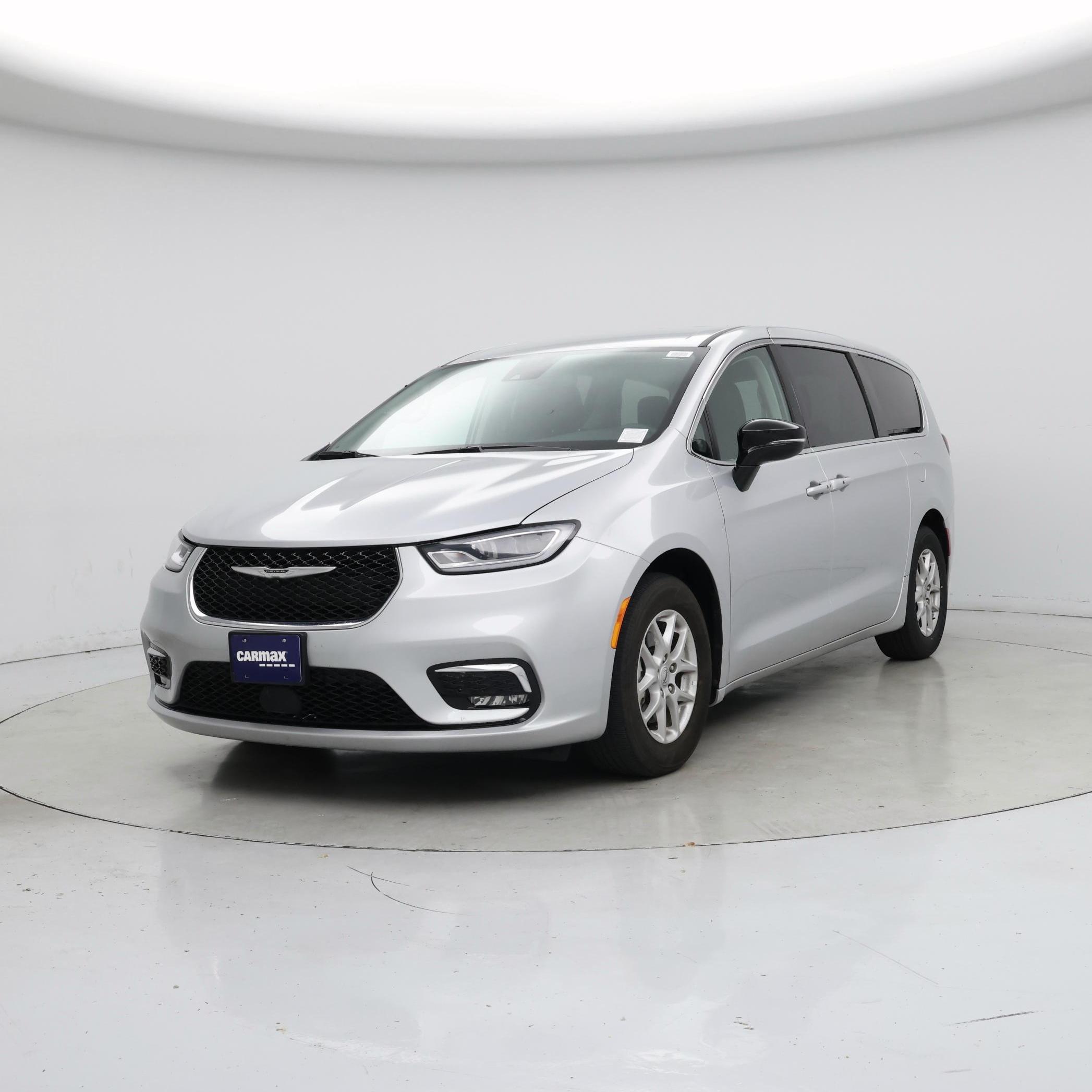 Thumbnail: 2024 Chrysler Pacifica - 4