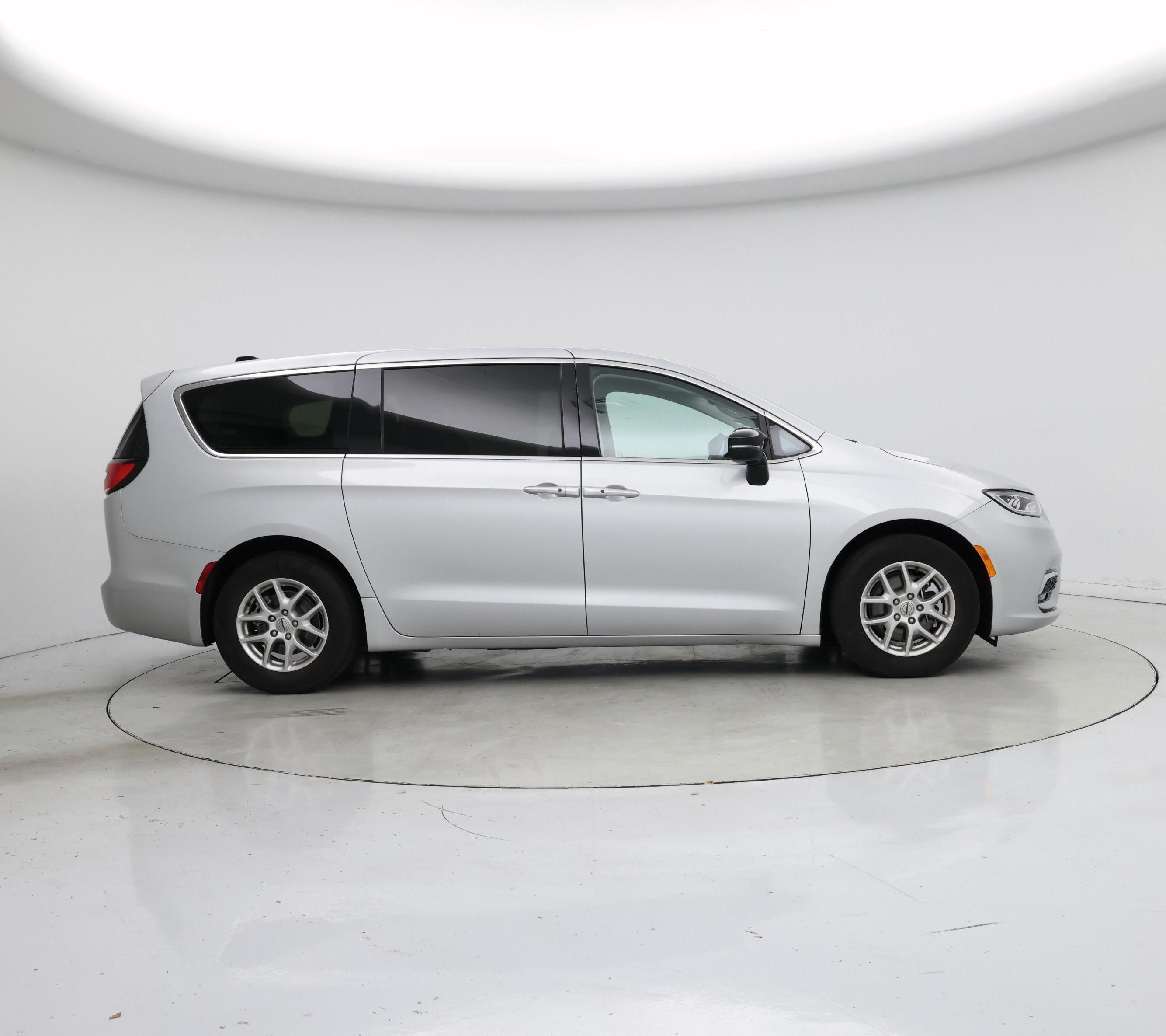Thumbnail: 2024 Chrysler Pacifica - 7