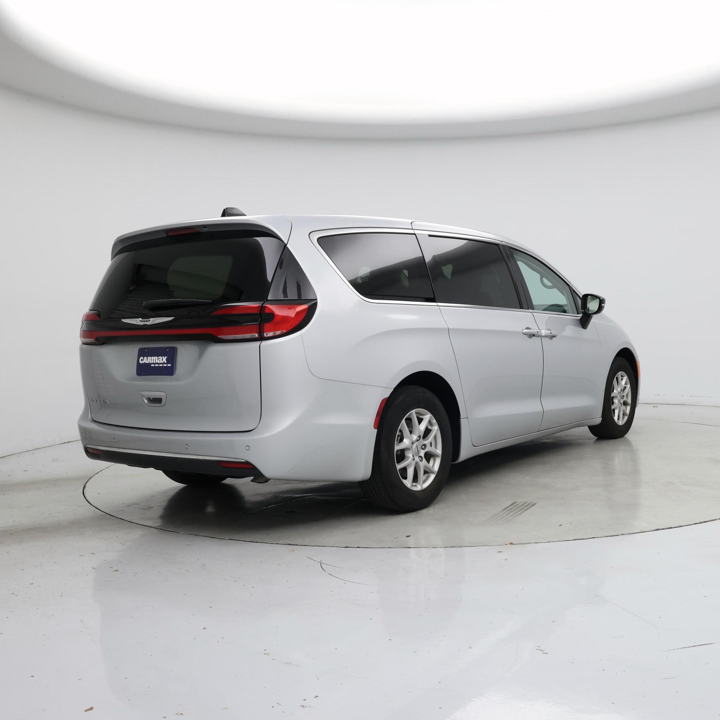 Thumbnail: 2024 Chrysler Pacifica - 8