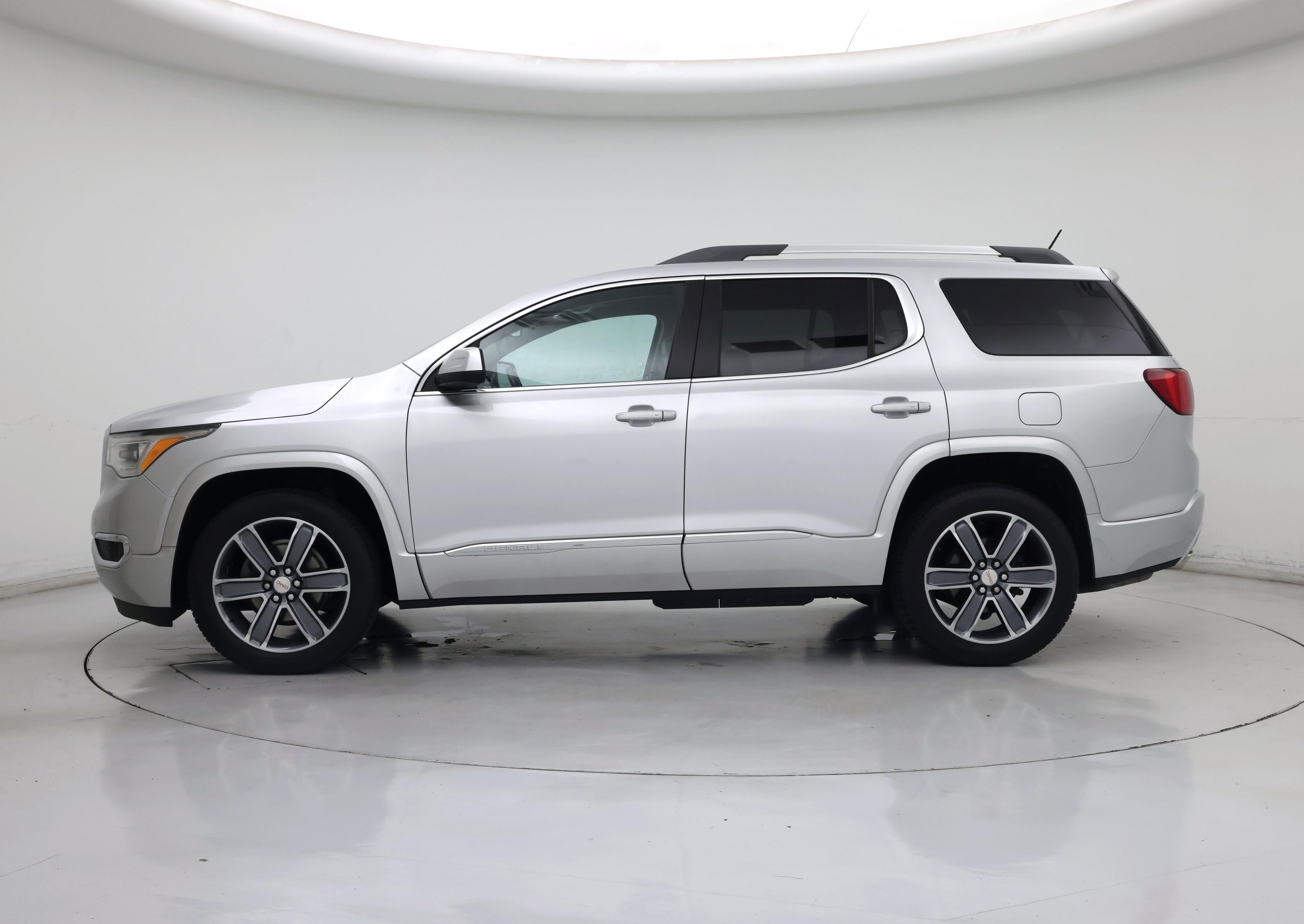 Thumbnail: 2017 GMC Acadia - 3