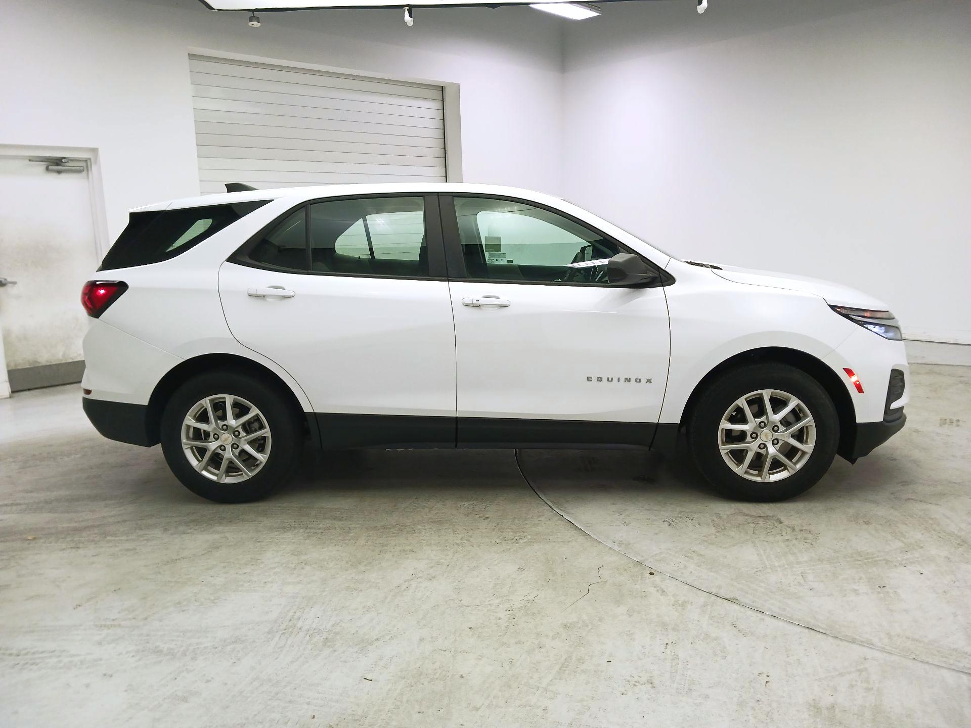 Thumbnail: 2023 Chevrolet Equinox - 4