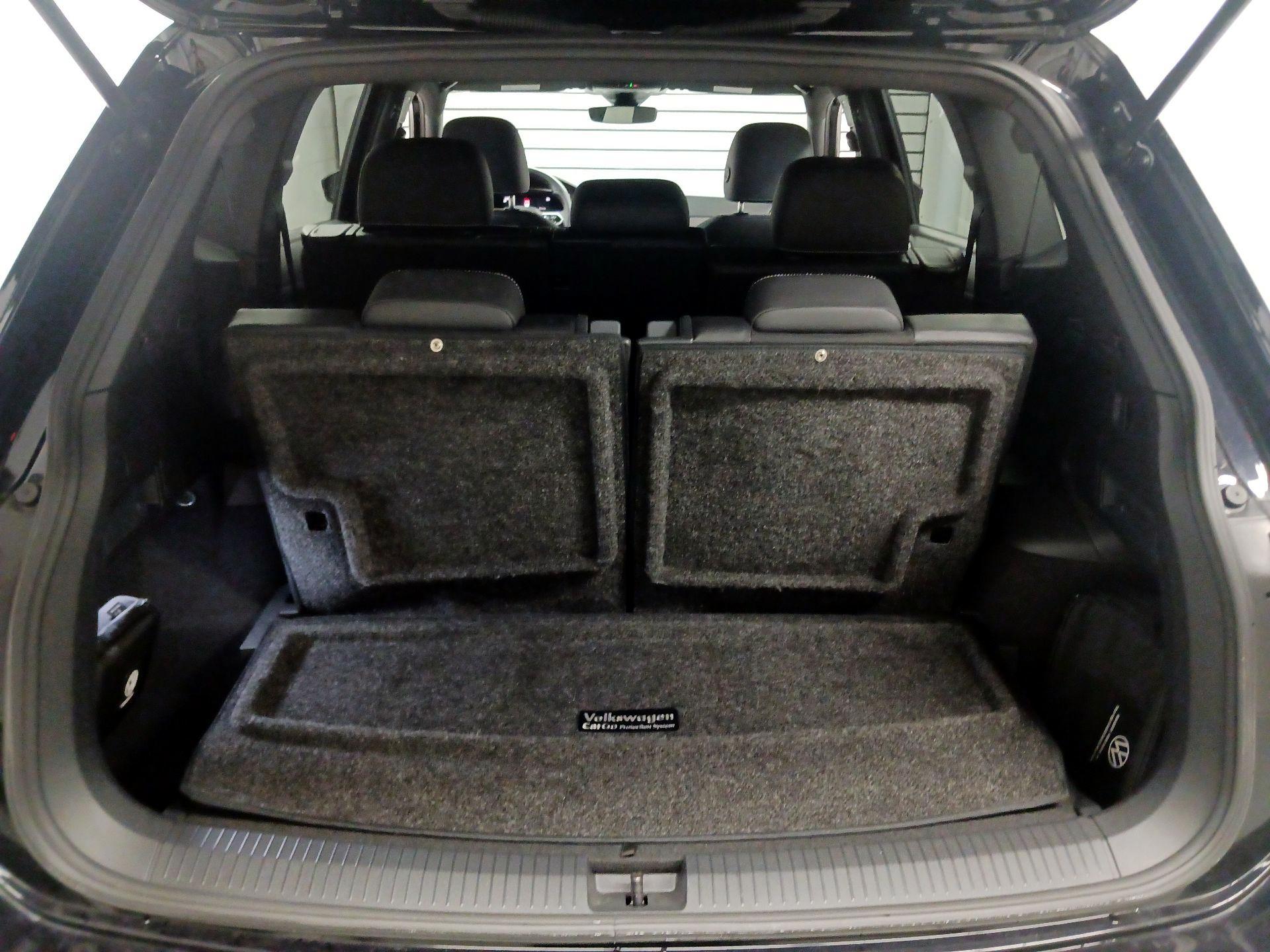 Thumbnail: 2023 Volkswagen Tiguan - 20
