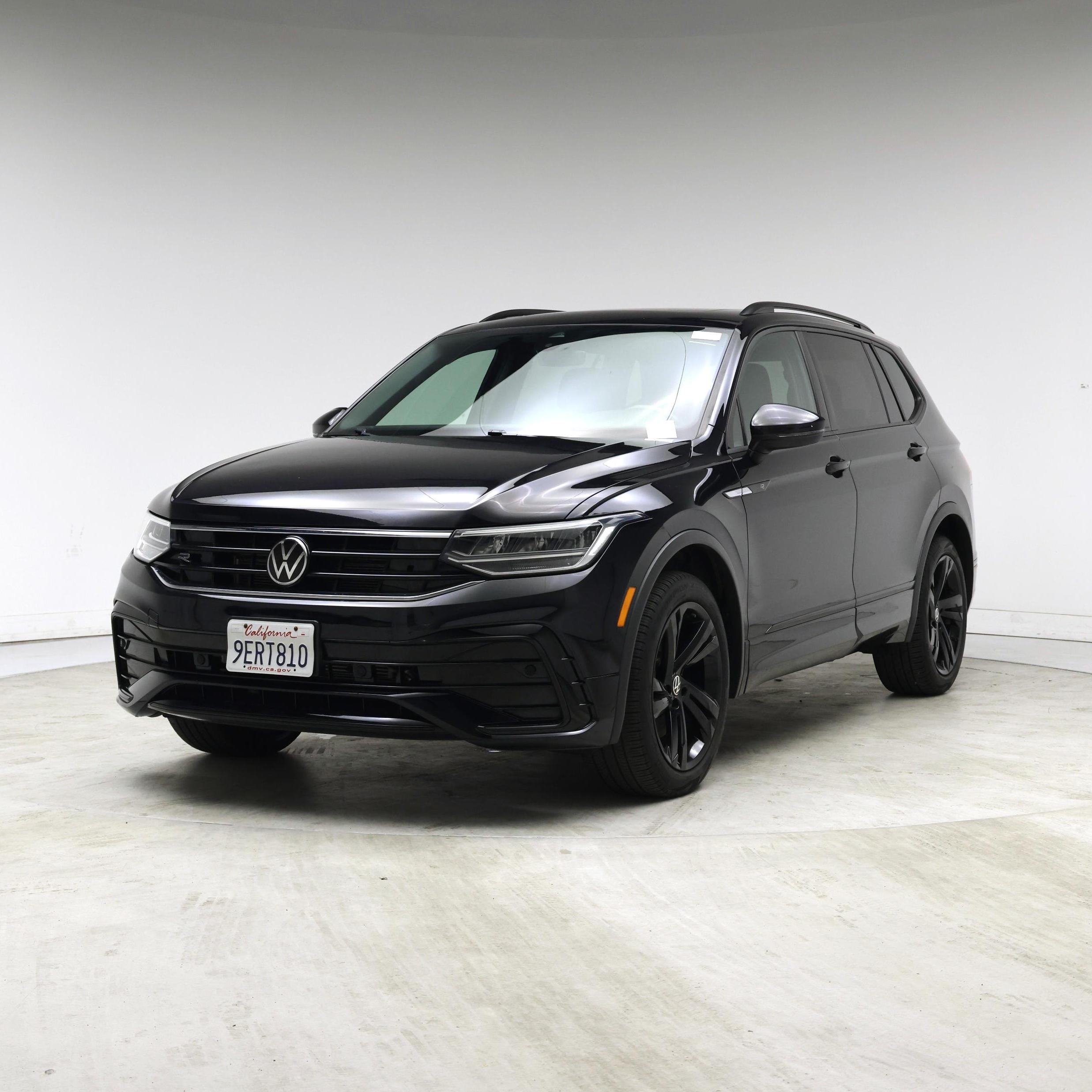 Thumbnail: 2023 Volkswagen Tiguan - 4