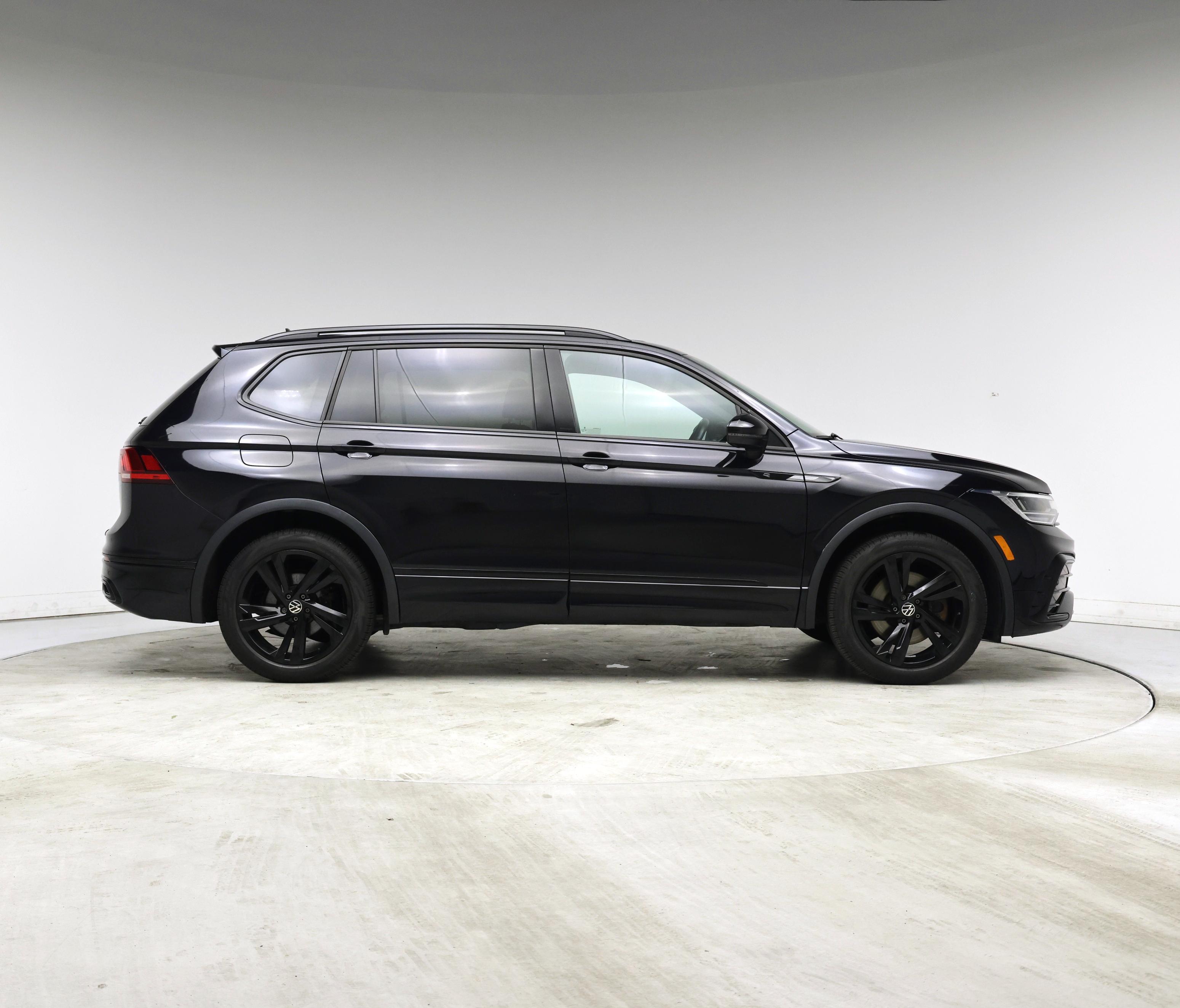Thumbnail: 2023 Volkswagen Tiguan - 7