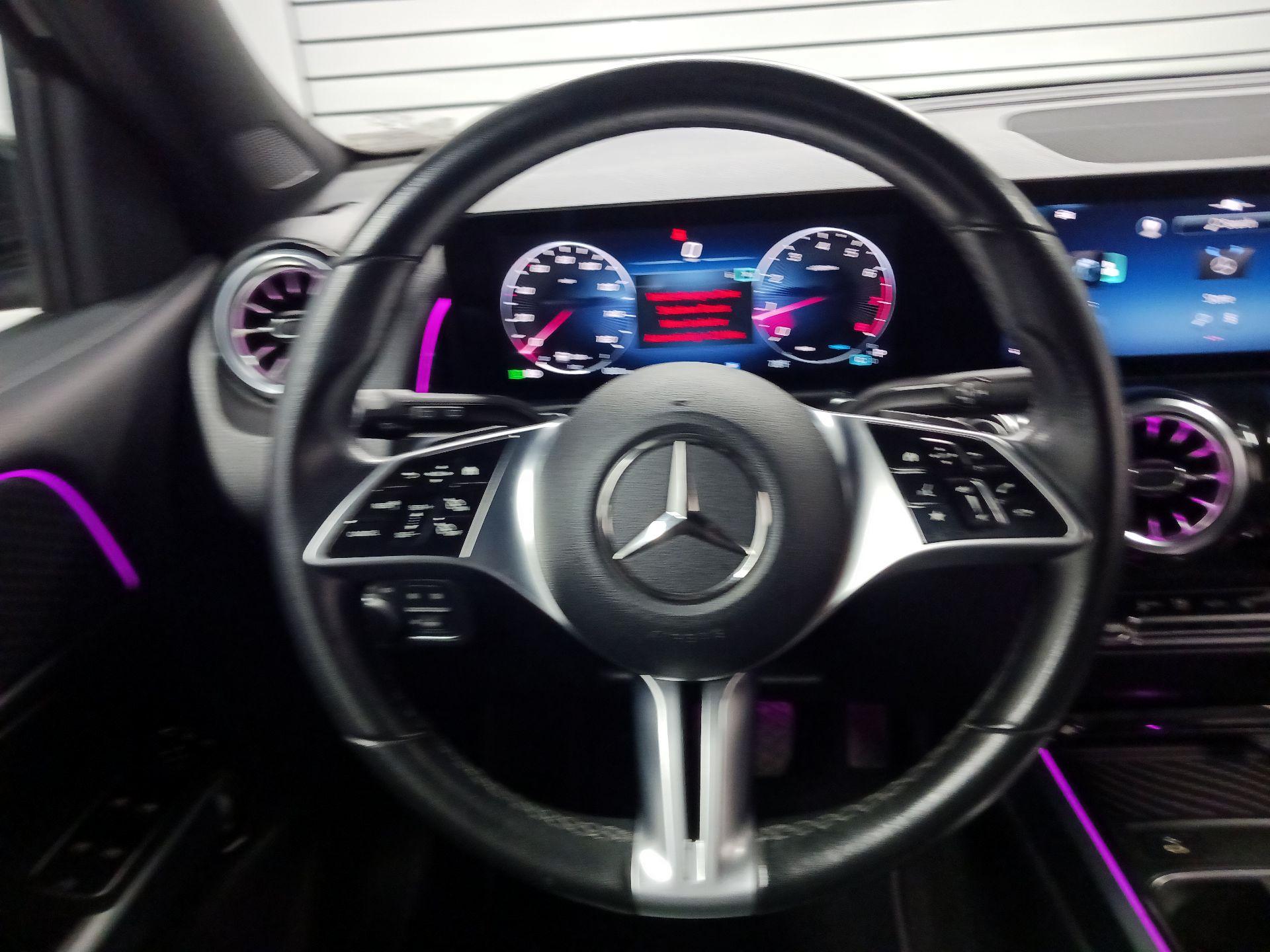 Thumbnail: 2024 Mercedes-Benz GLB - 10