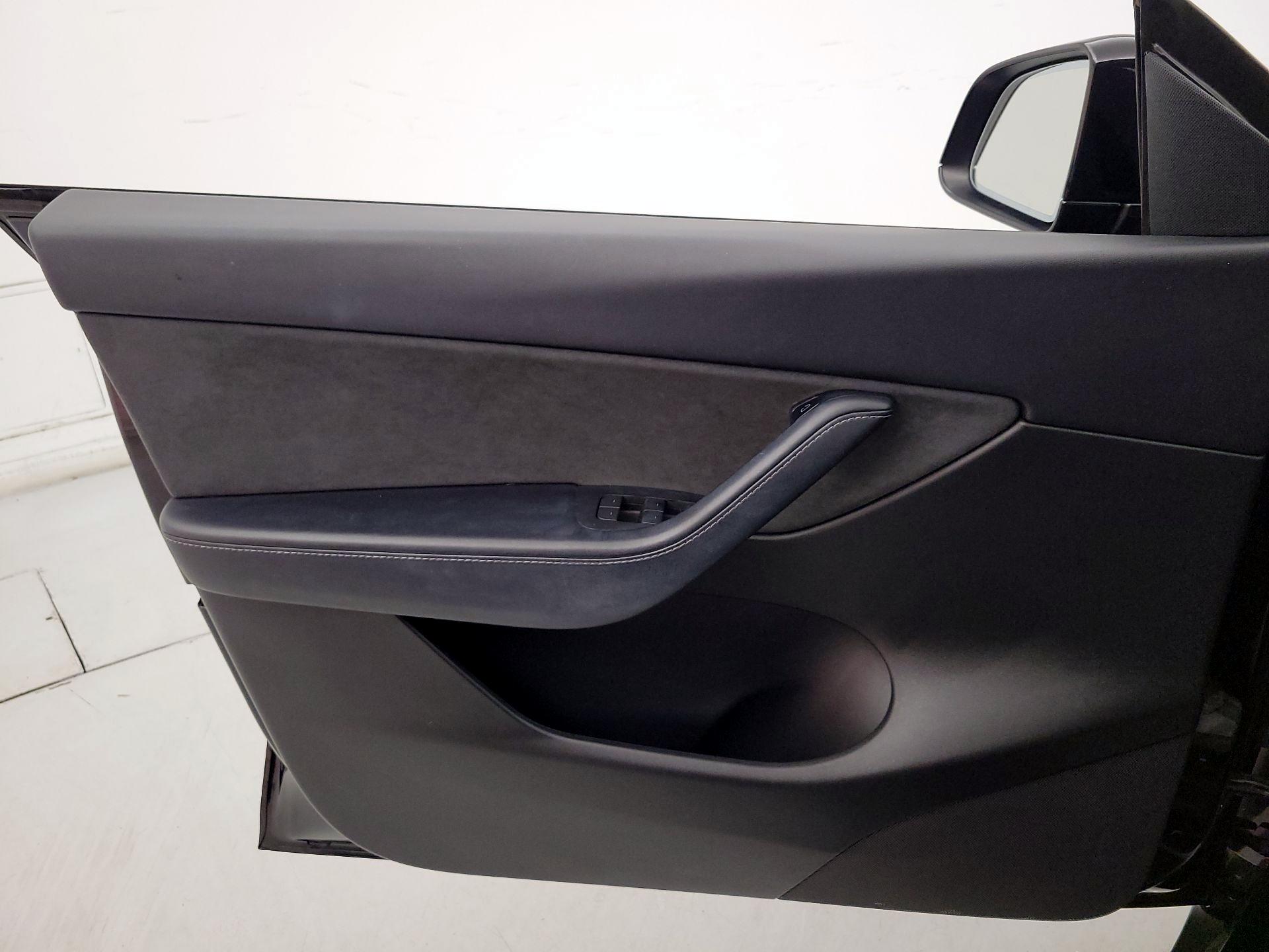 Thumbnail: 2021 Tesla Model Y - 12
