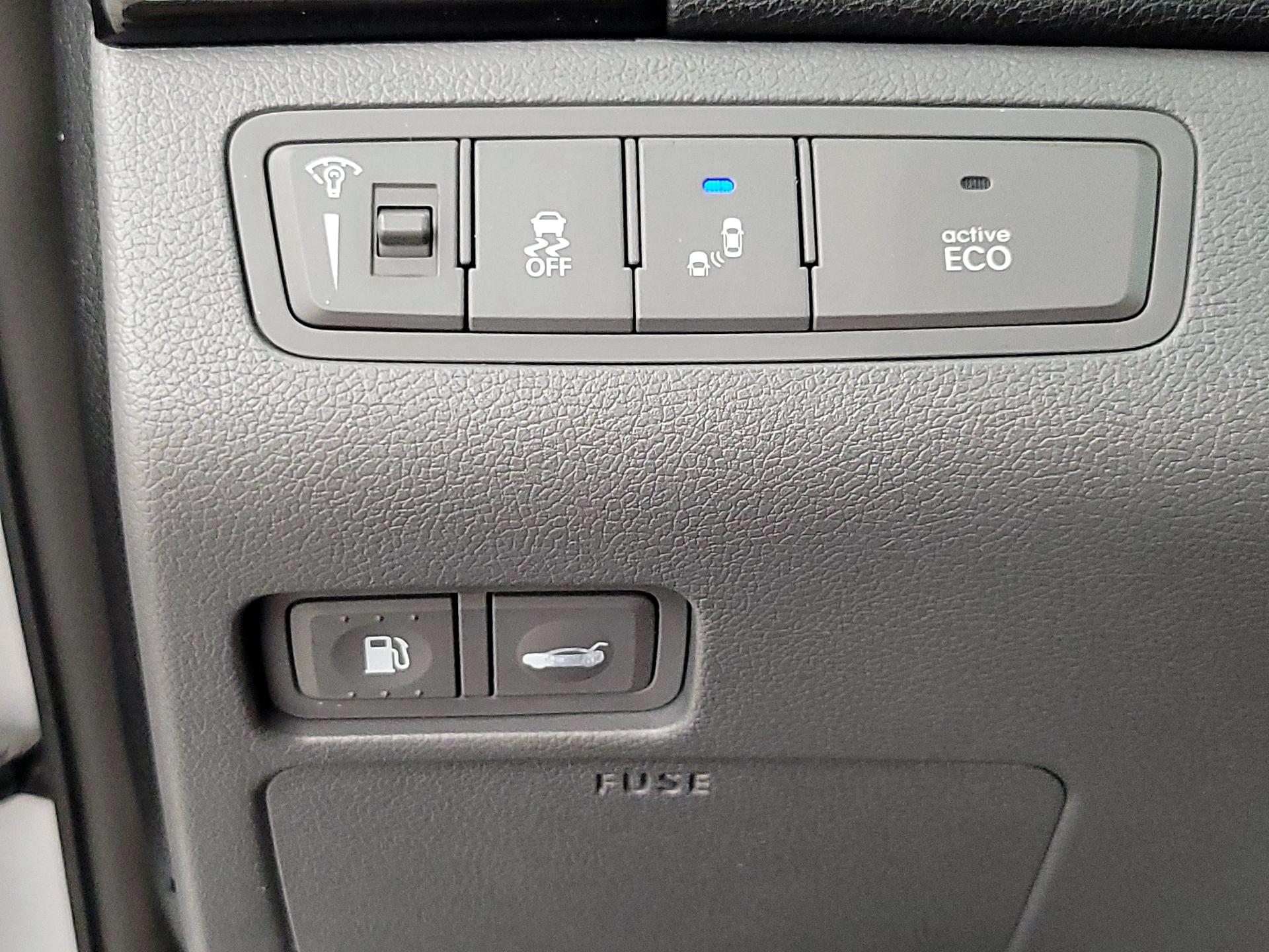 Thumbnail: 2014 Hyundai Sonata - 13