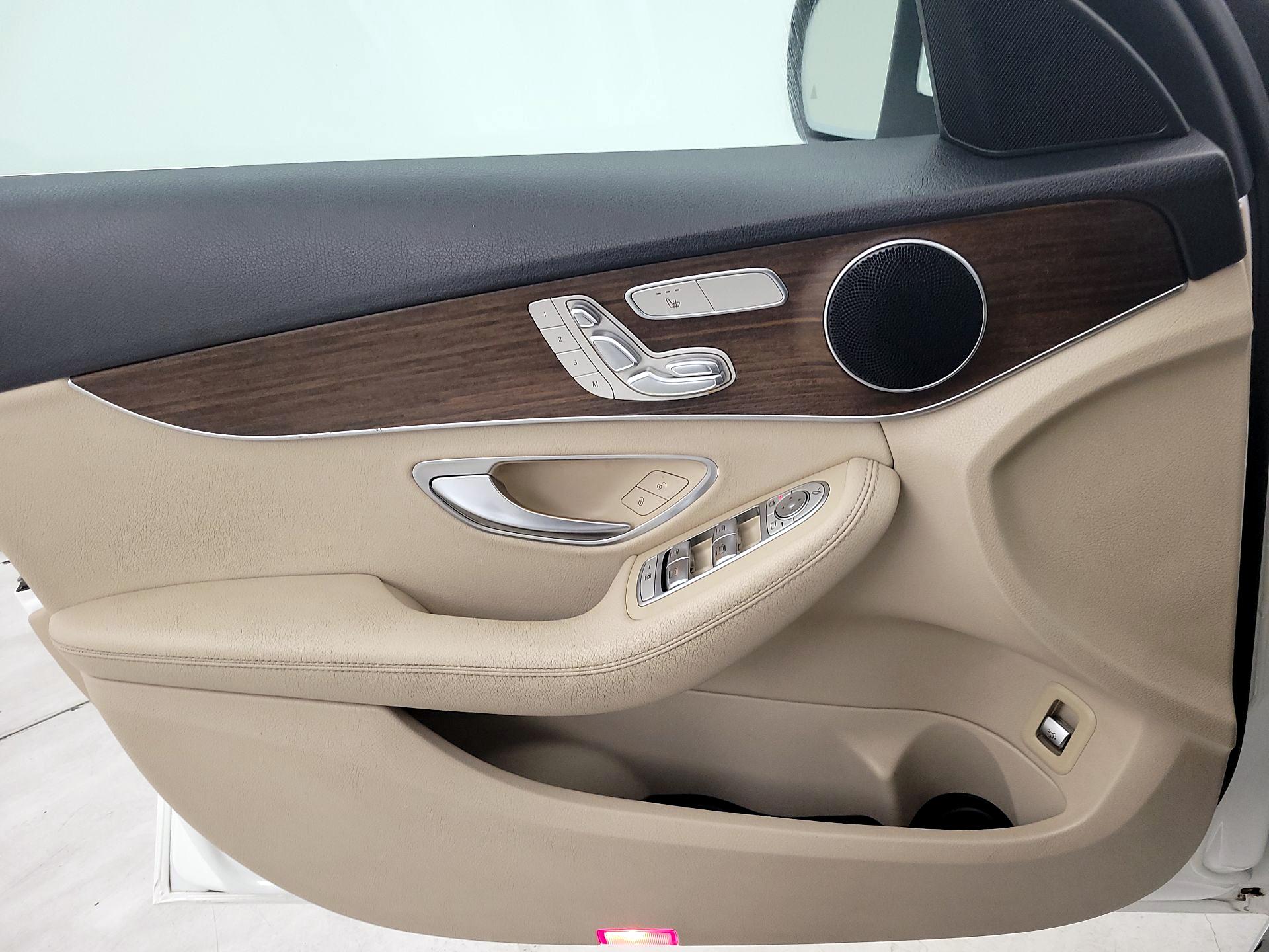 Thumbnail: 2020 Mercedes-Benz C-Class - 12