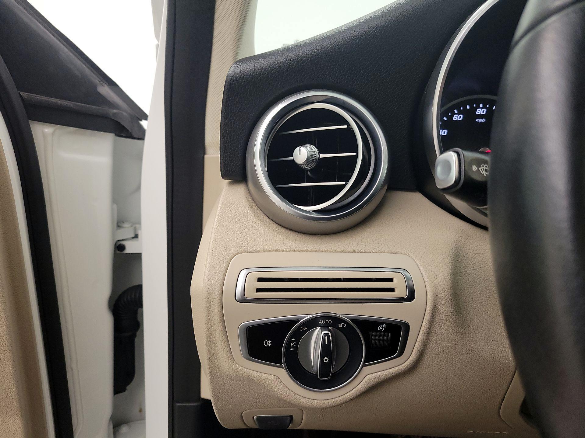 Thumbnail: 2020 Mercedes-Benz C-Class - 13